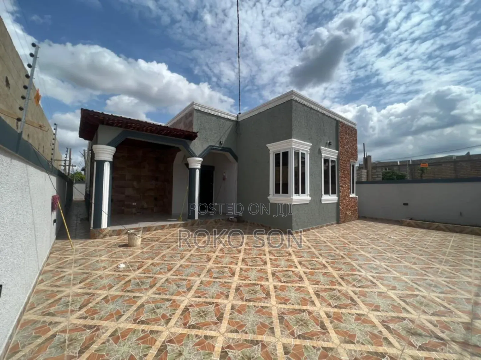 3bdrm House in Dr Roko, Adenta for sale