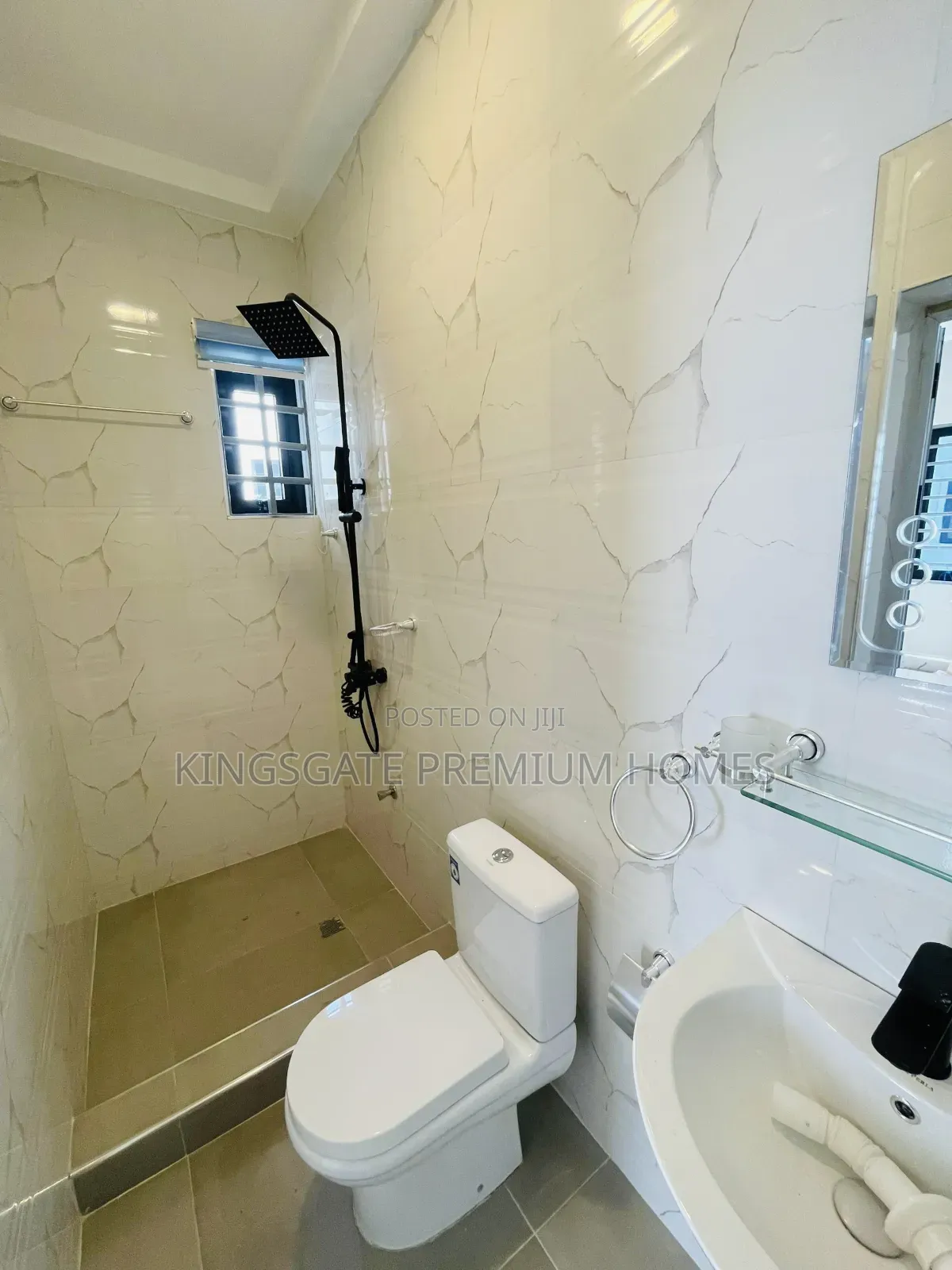 3bdrm House in Gated Community, Spintex for sale