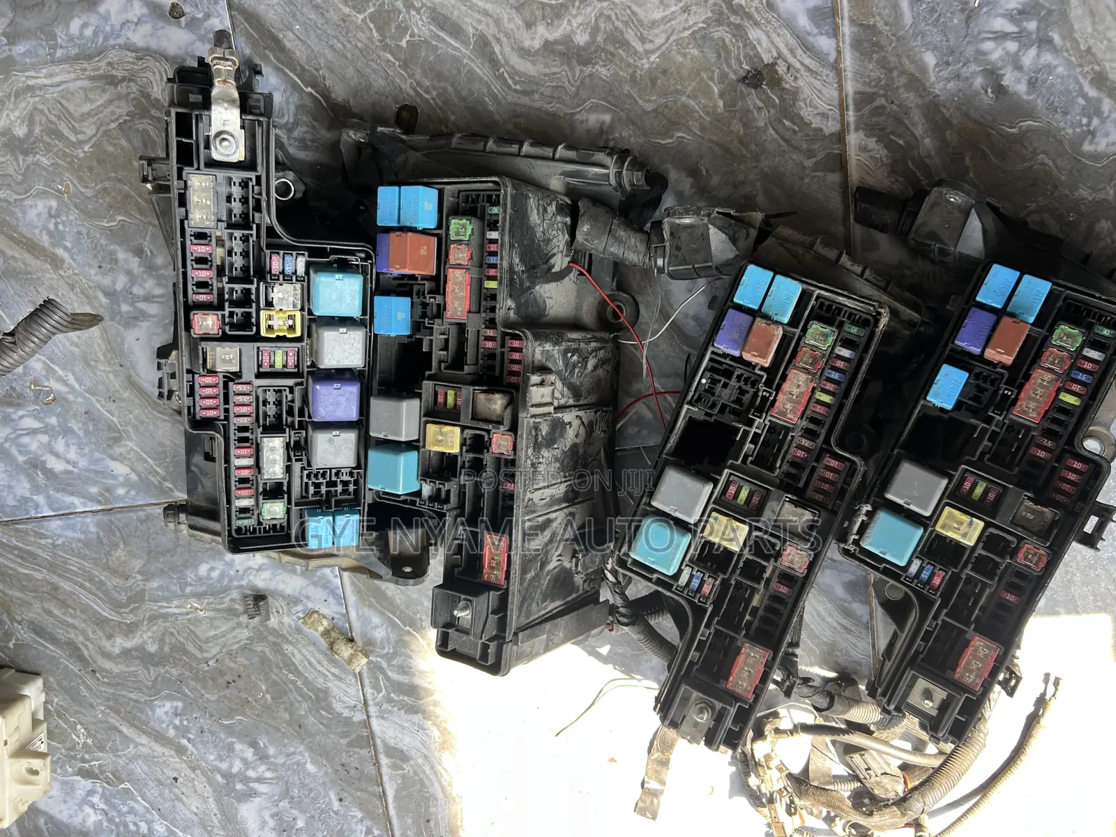 Toyota Hilux 2017:2024 Engine Fuse Box