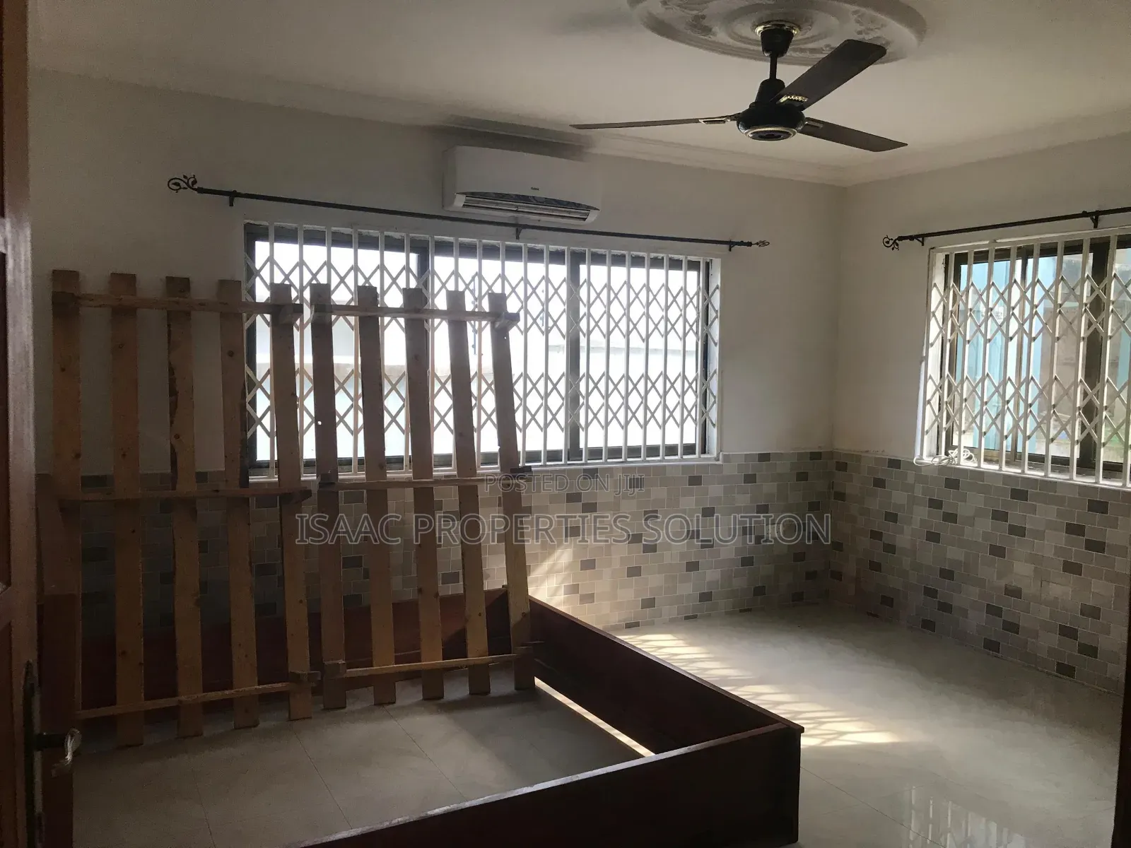 3bdrm Mansion in Isaac Properties, Shama Ahanta East Metropolitan