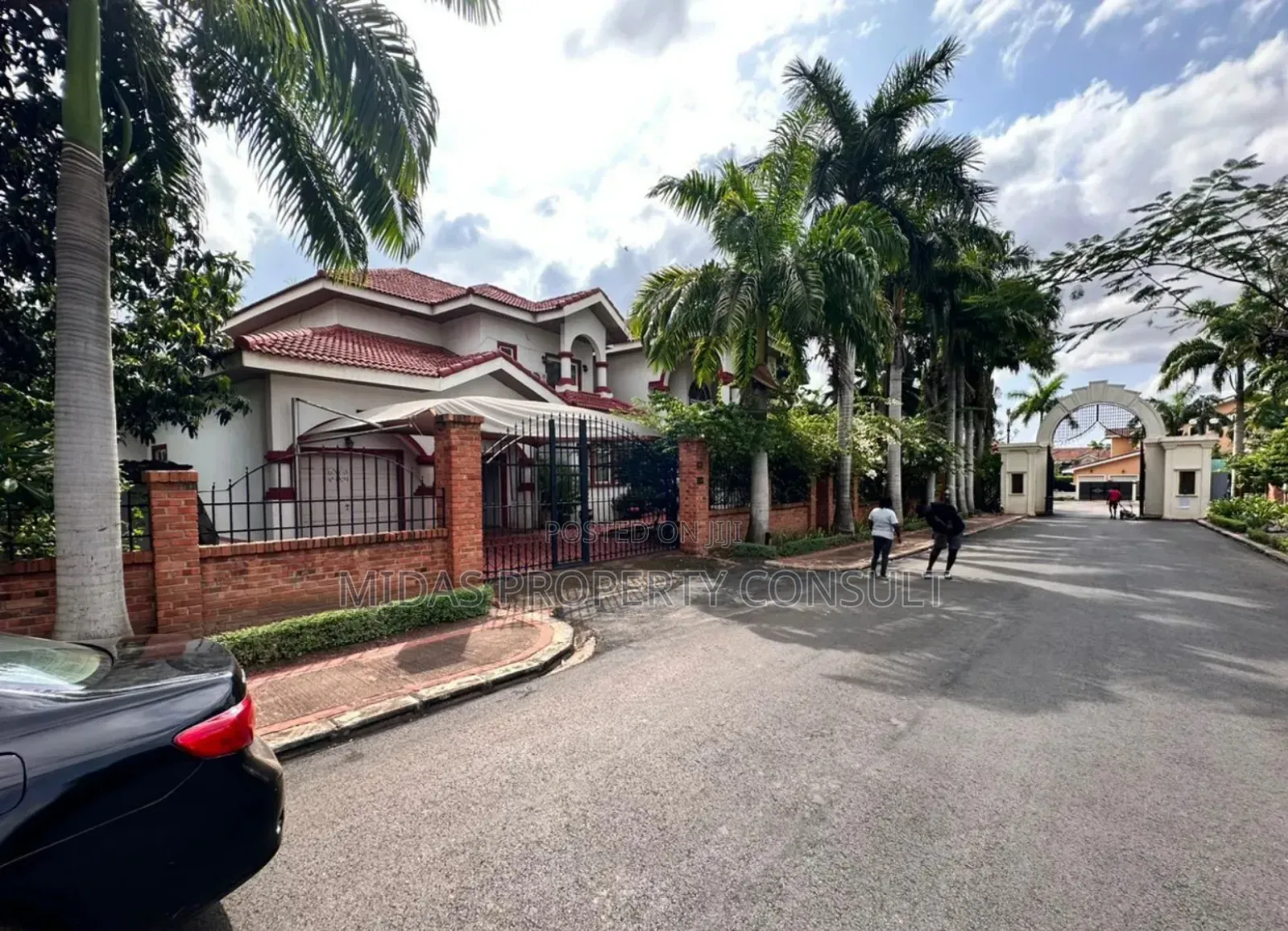 5bdrm Mansion in Trassaco, East Legon for sale