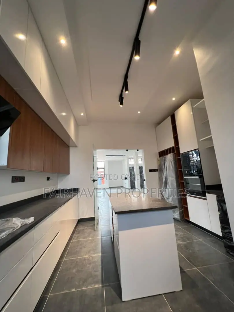 3bdrm House in Oyarifa for sale