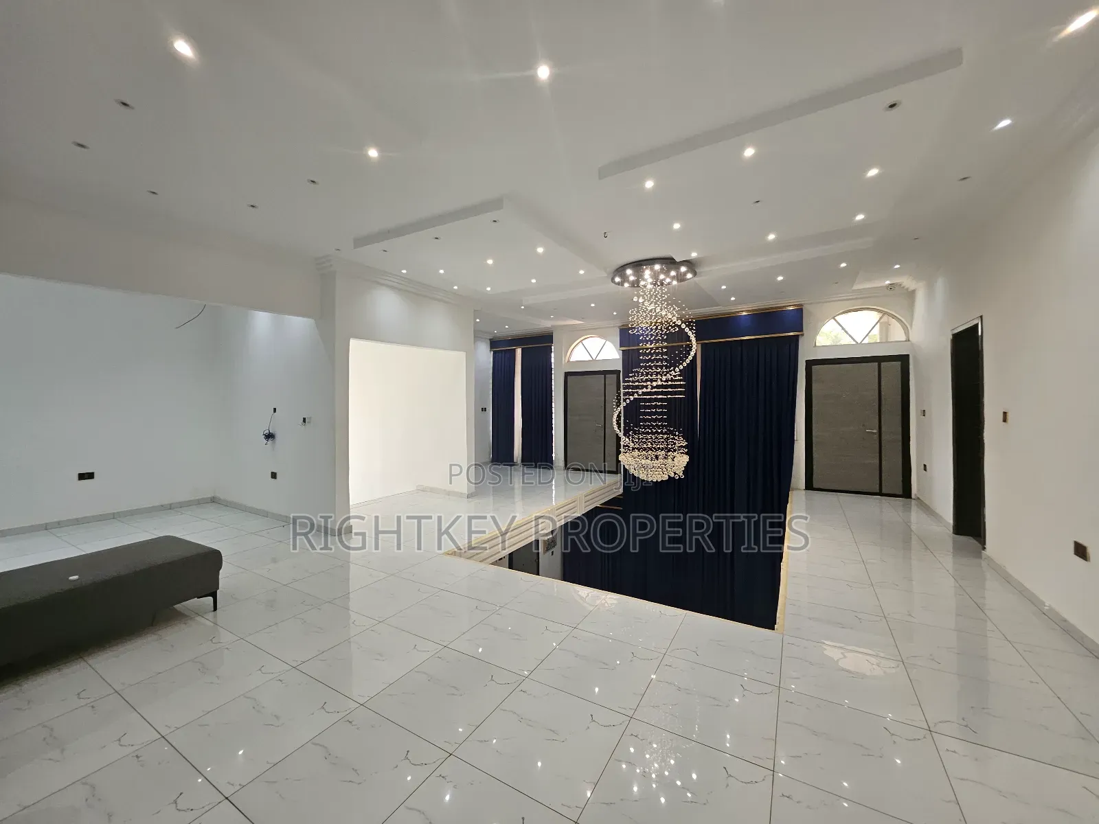 6bdrm Duplex in Rightkey, Kumasi Metropolitan for sale