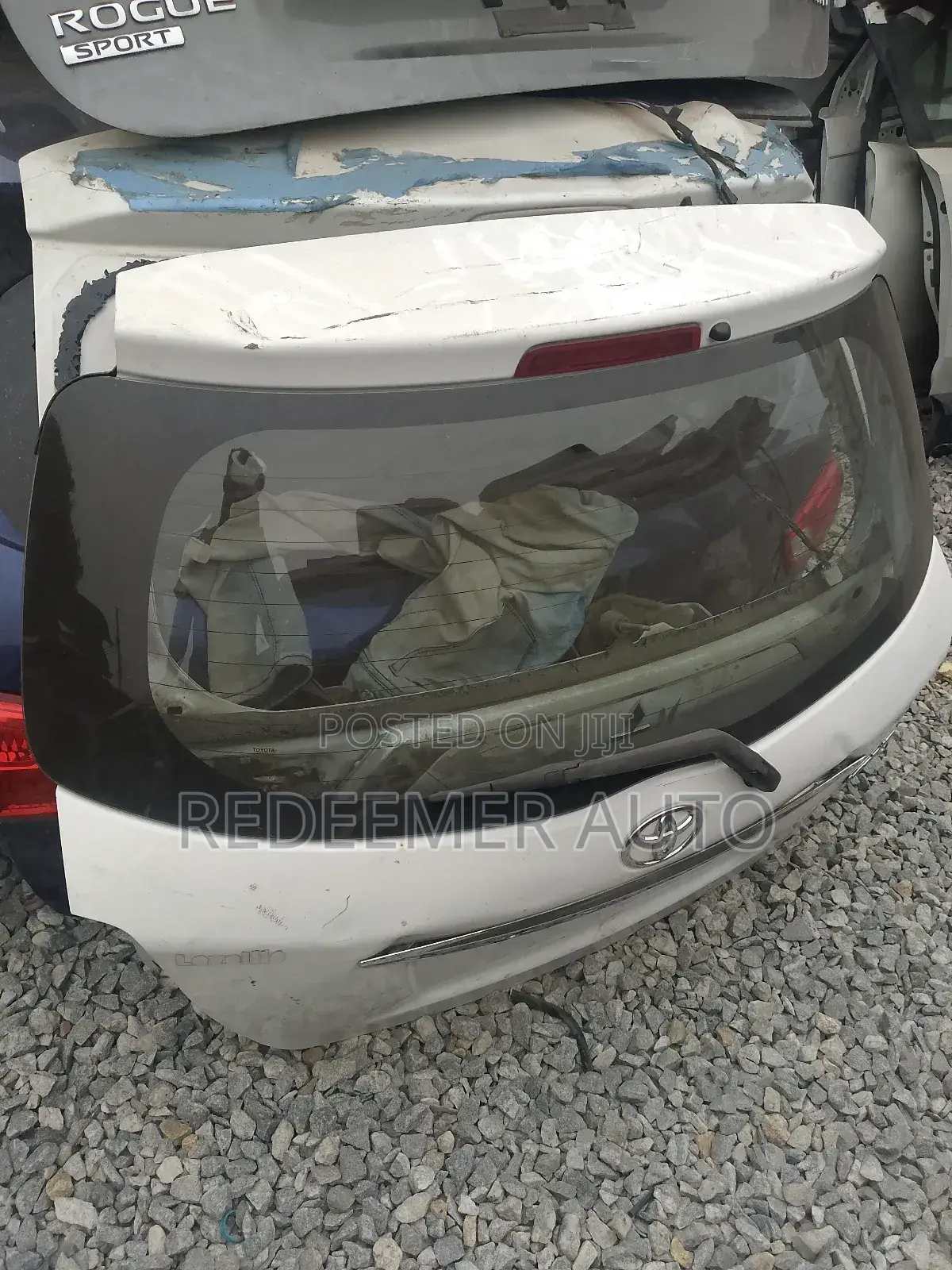 Toyota Vitz Boot 2012,2013,2014,2015,2016. Yaris Boot 2012-2015