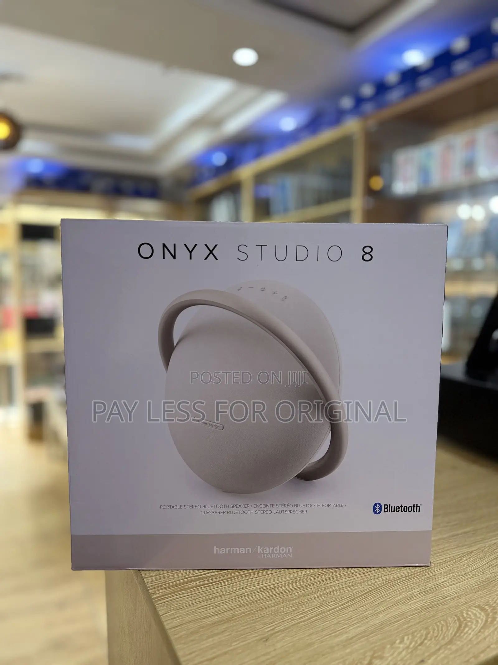 Onyx Studio 8