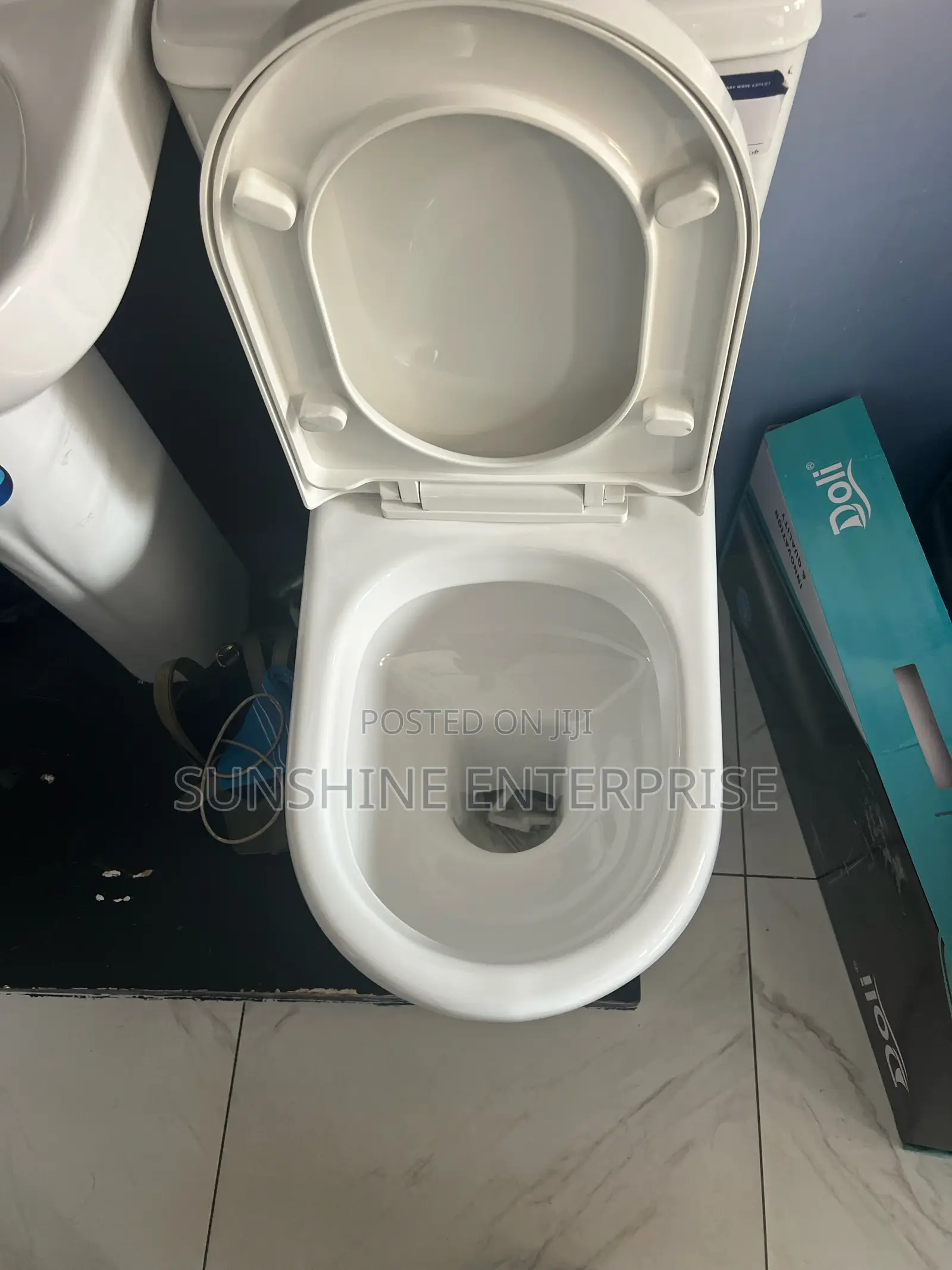 Water Closet Set With Basin