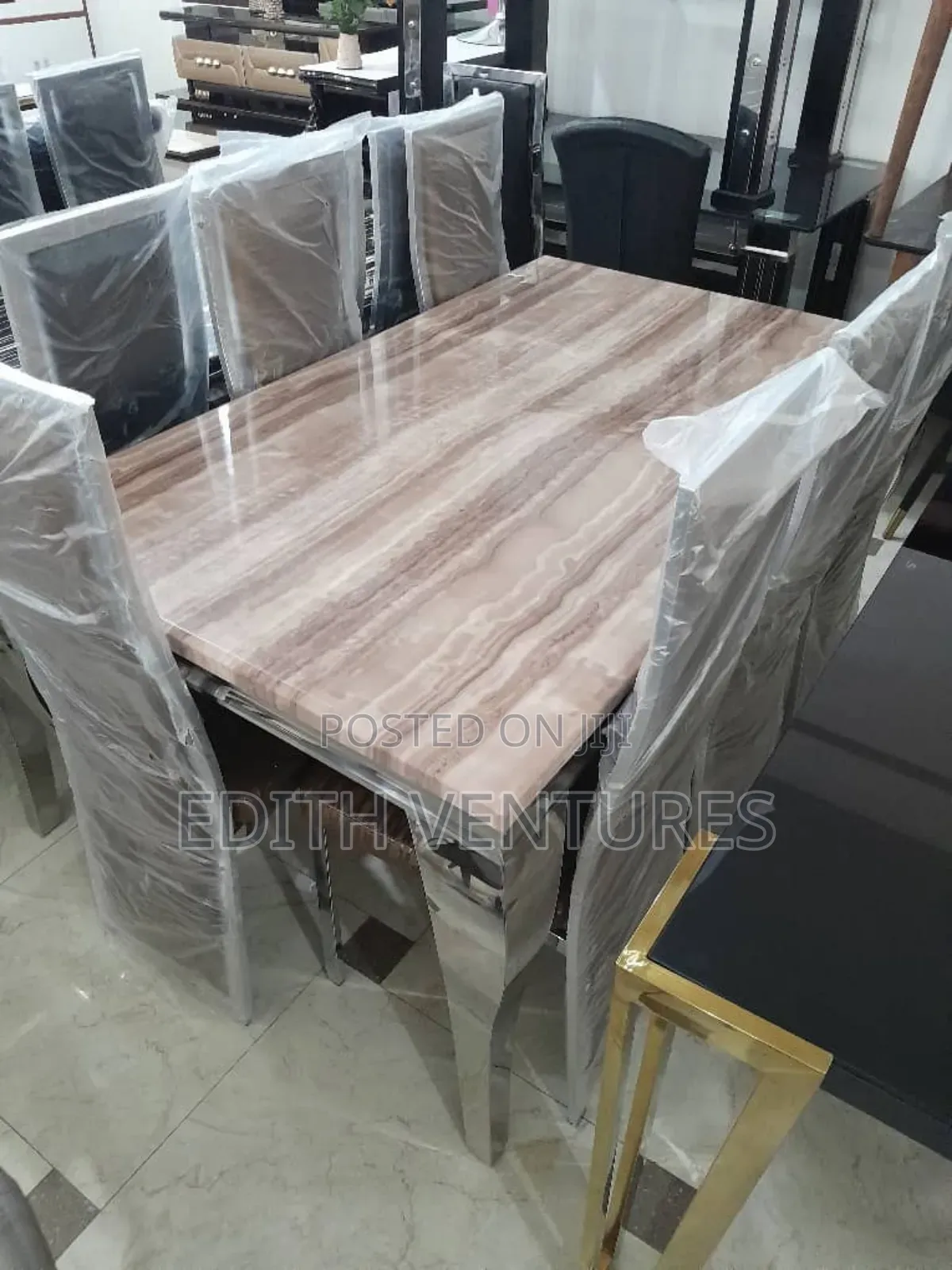 An Elegant Diningroom Furniture