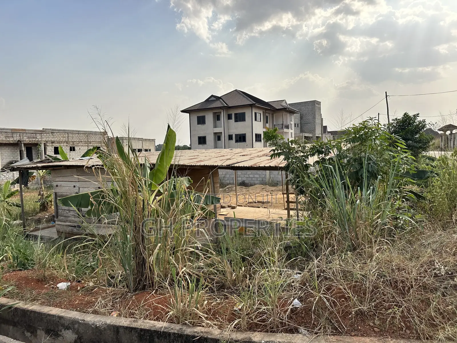 One Full Plot for Sale at Diamond Hills.