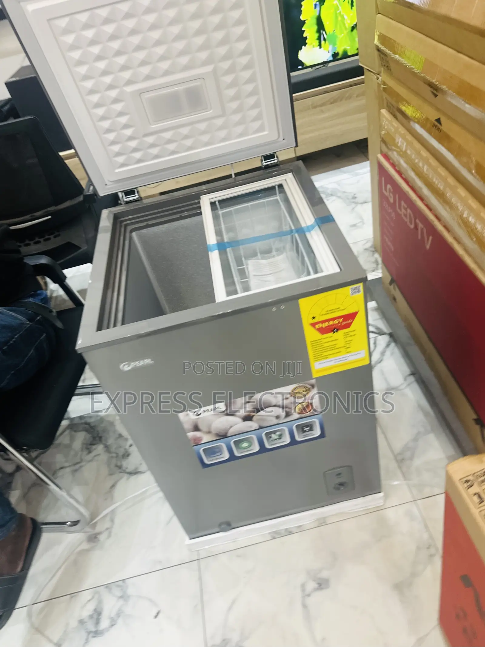 Deep Grey Body Finish Chest Freezer 100L Pearl