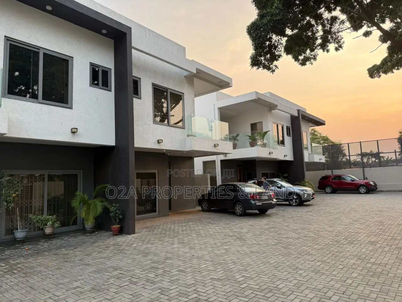 3bdrm Townhouse / Terrace in Labone for rent