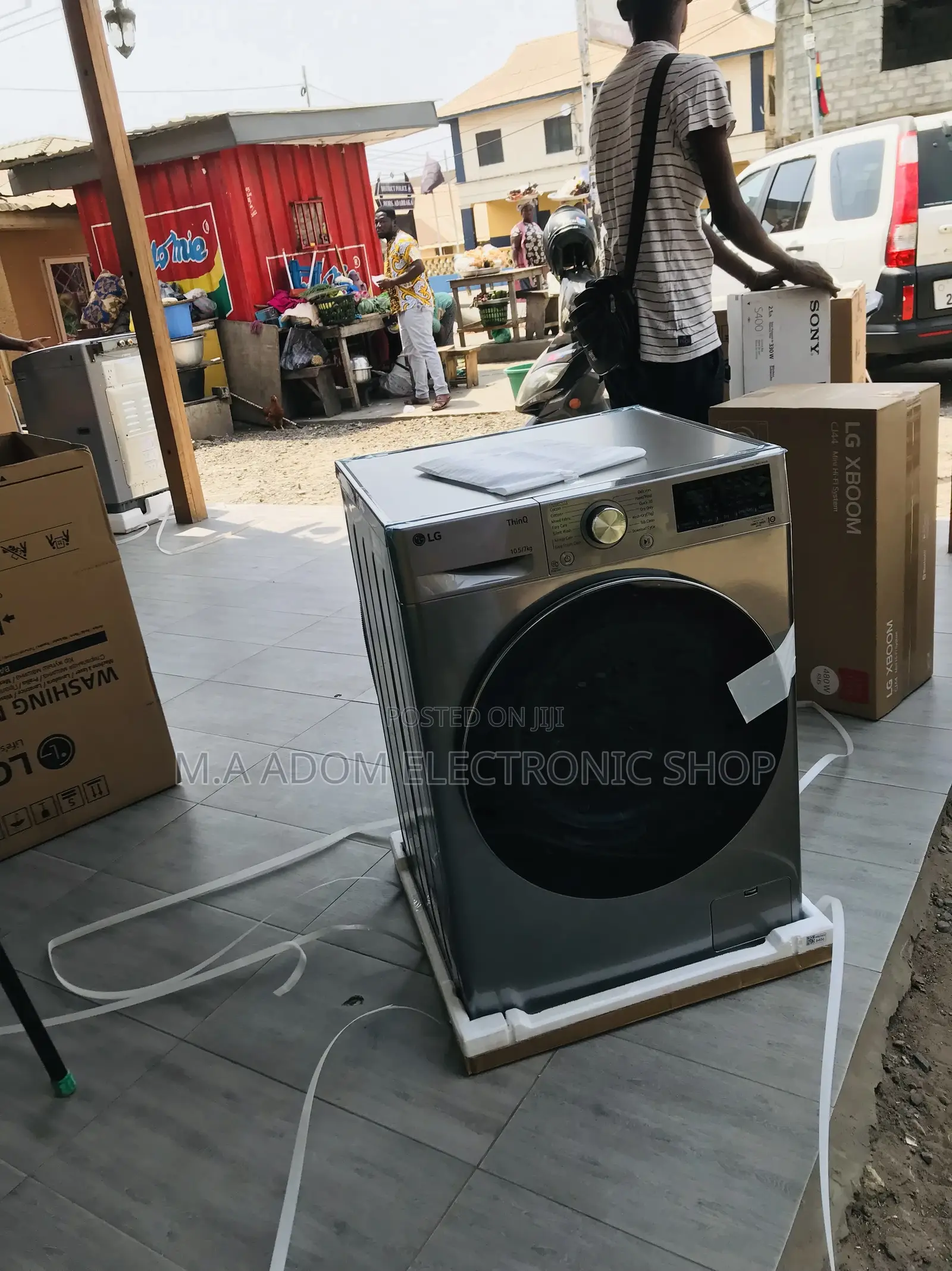 Powerful Performance LG F4V5RGP2T 10.5kg Washing Machine.