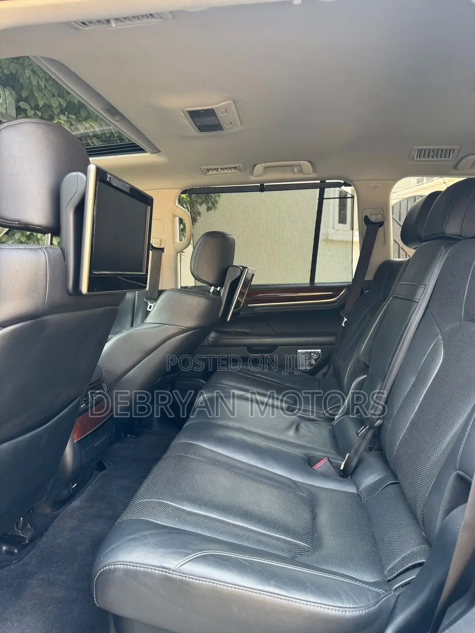 Lexus LX 570 AWD 2017 Gray