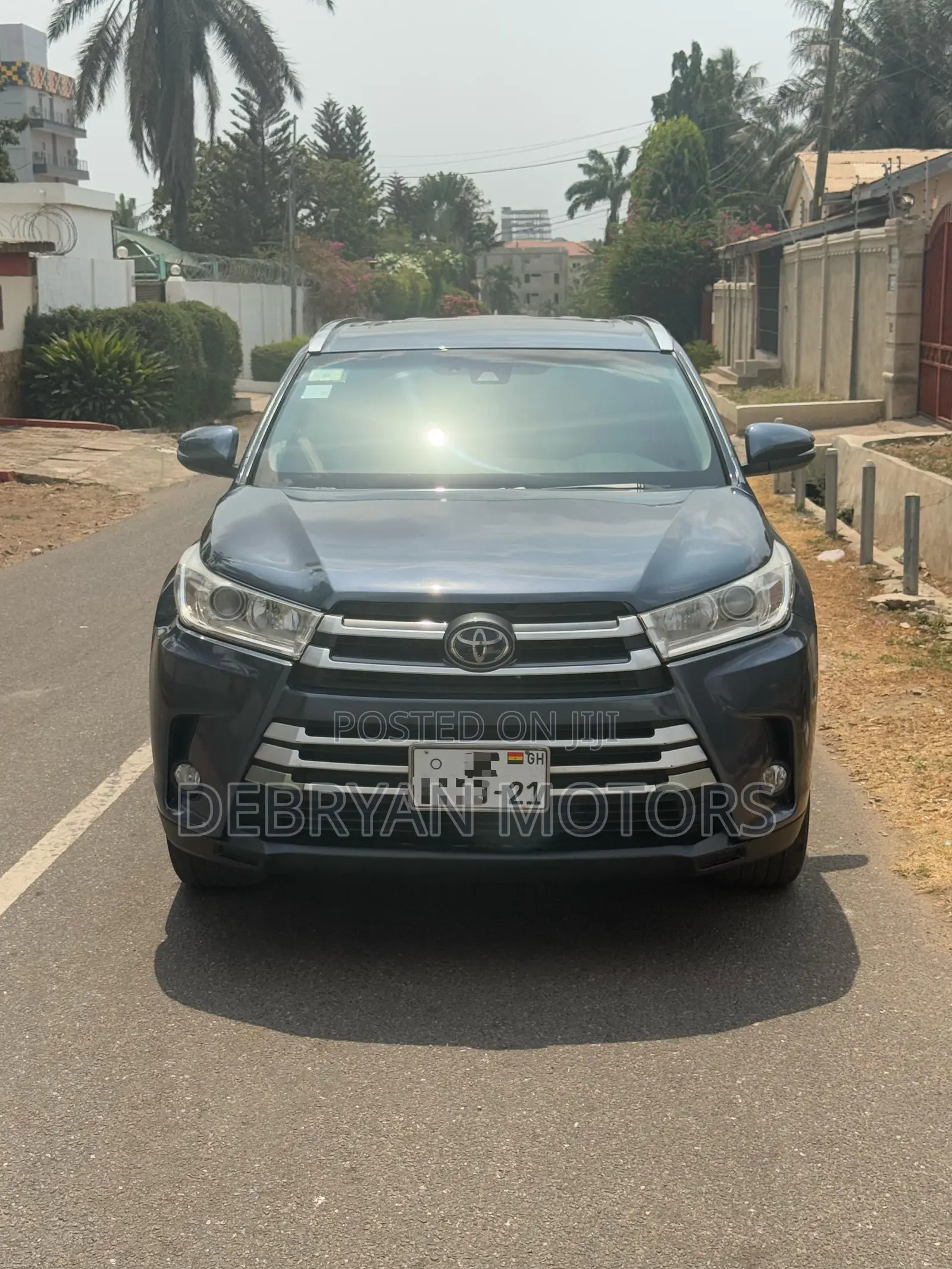 Toyota Highlander XLE 4x4 V6 (3.5L 6cyl 8A) 2017 Blue