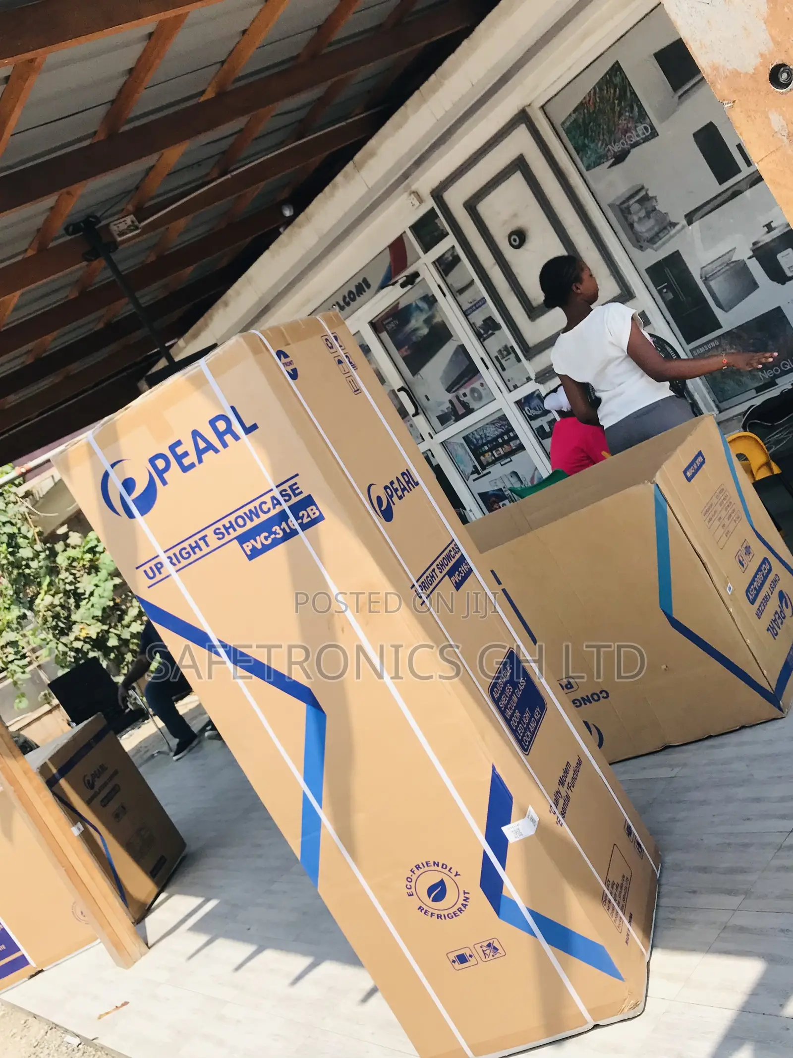 Frostyshowcase PVC-316-2b 235 Liters Singledoor Fridge