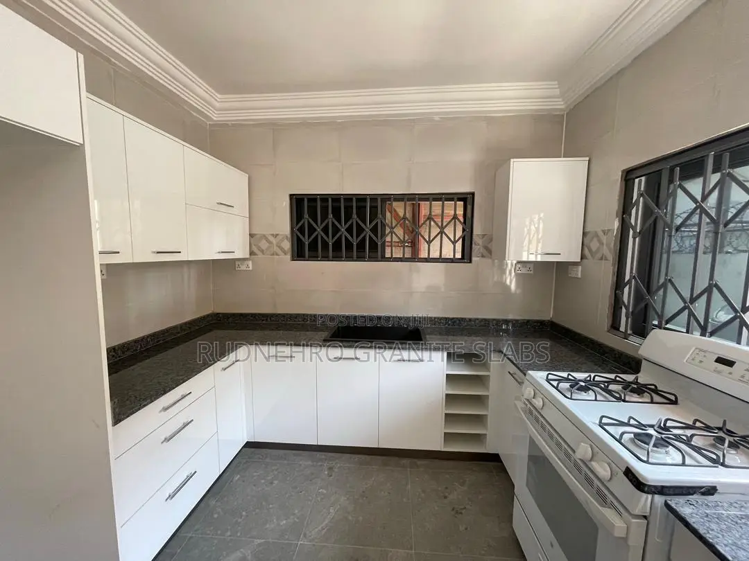 Kitchen Cabinet Installation