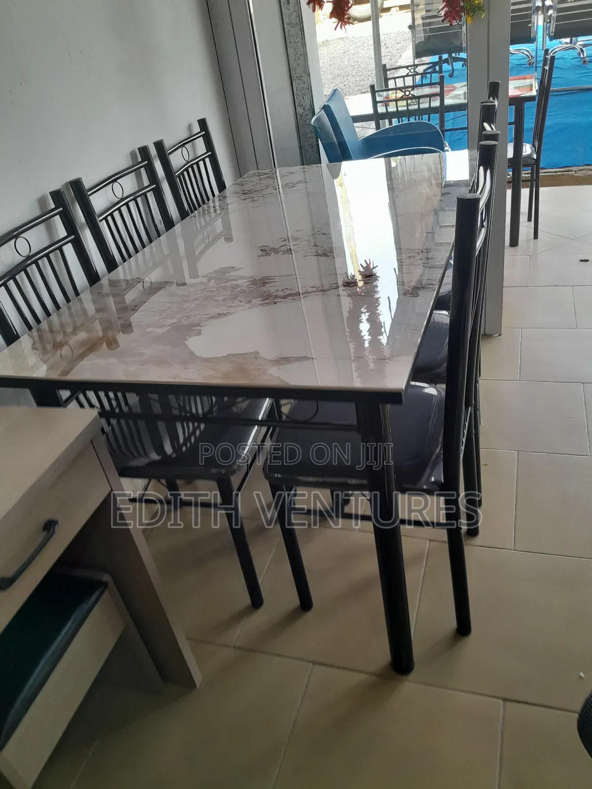 Morden 7-Pieces Dining Room Table Set