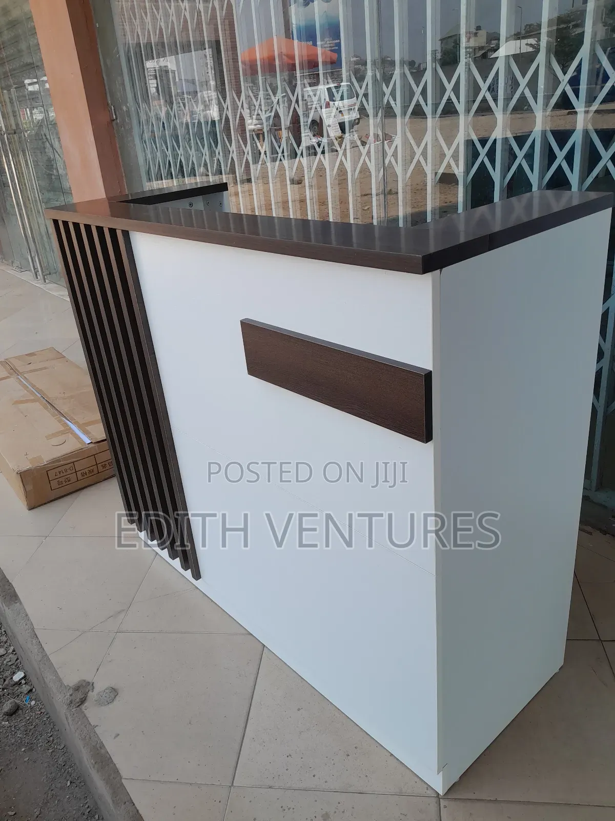 Secretaire Reception Desks