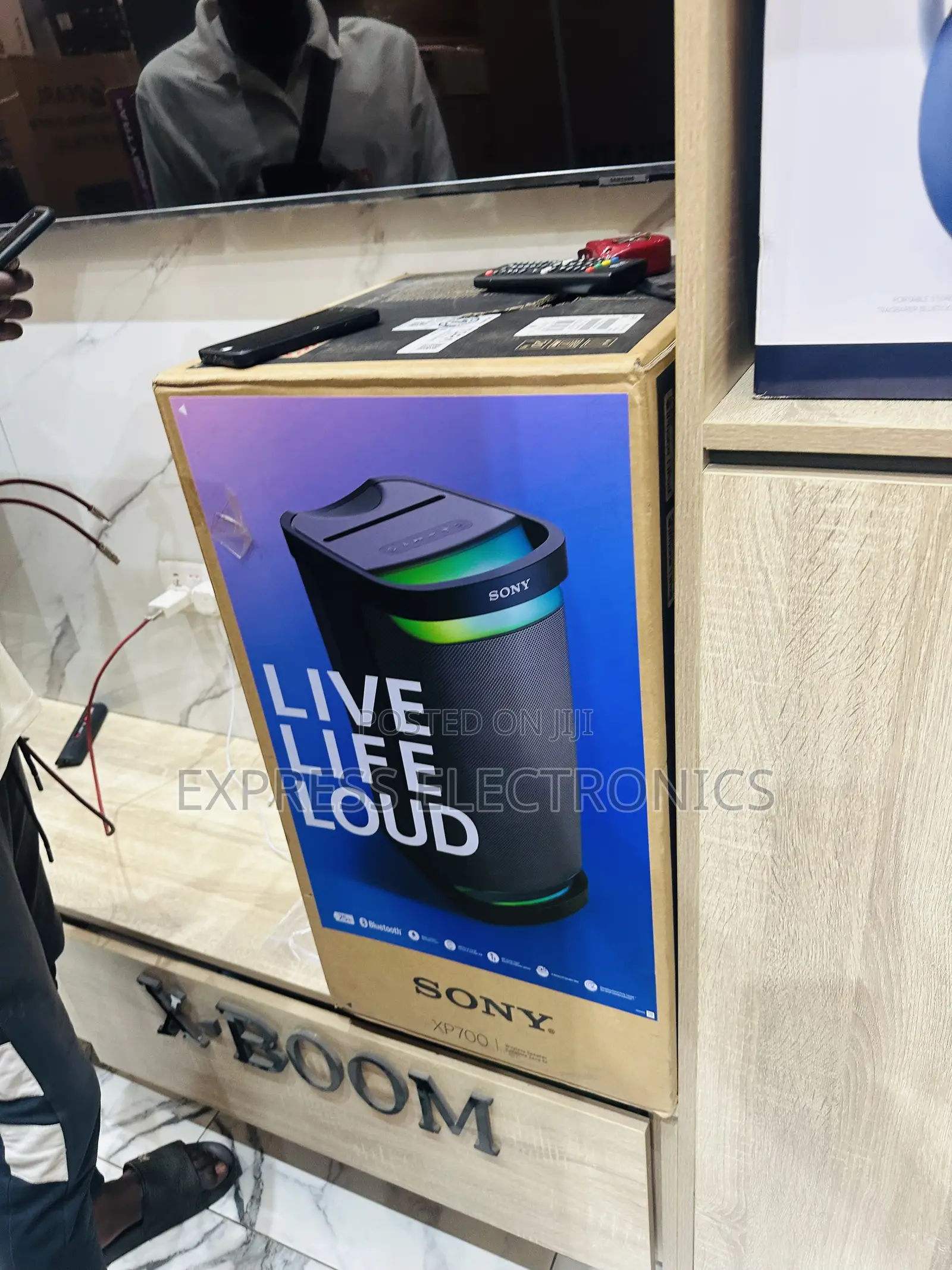 Astounding Sound Speaker SRS XP700 —Sony 