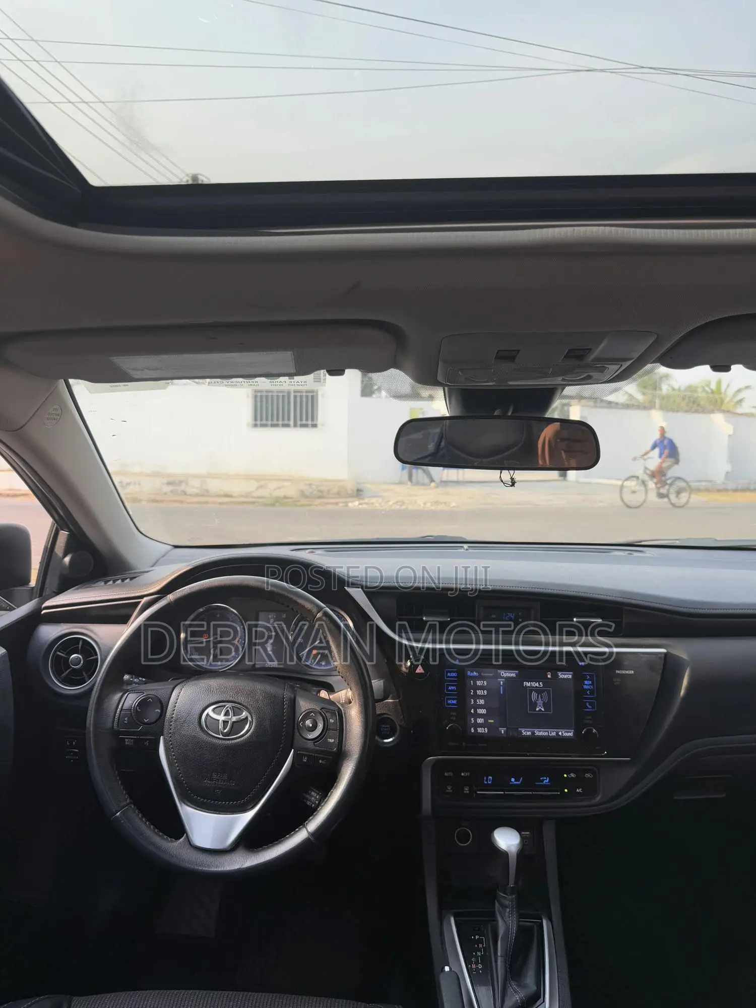 Toyota Corolla SE 4dr Sedan (1.8L 4cyl CVT) 2017 Blue