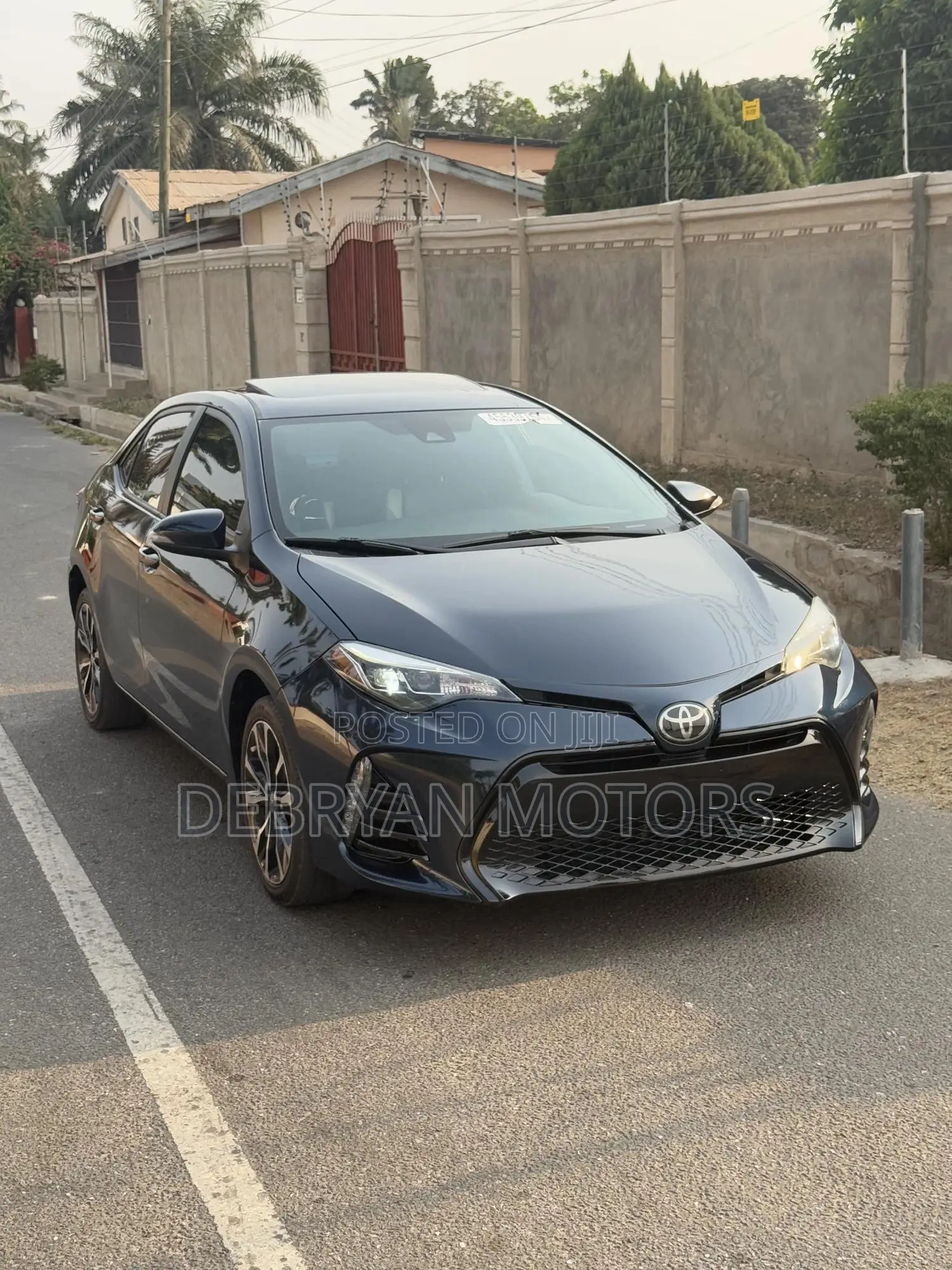 Toyota Corolla SE 4dr Sedan (1.8L 4cyl CVT) 2017 Blue