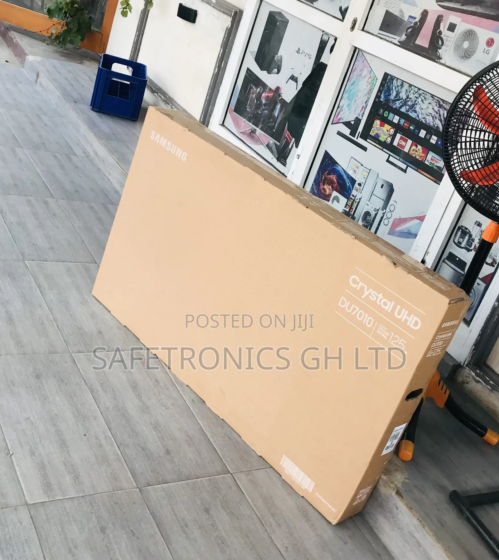 Massive Samsung 50 Inch Du7010 Led Smart Tv