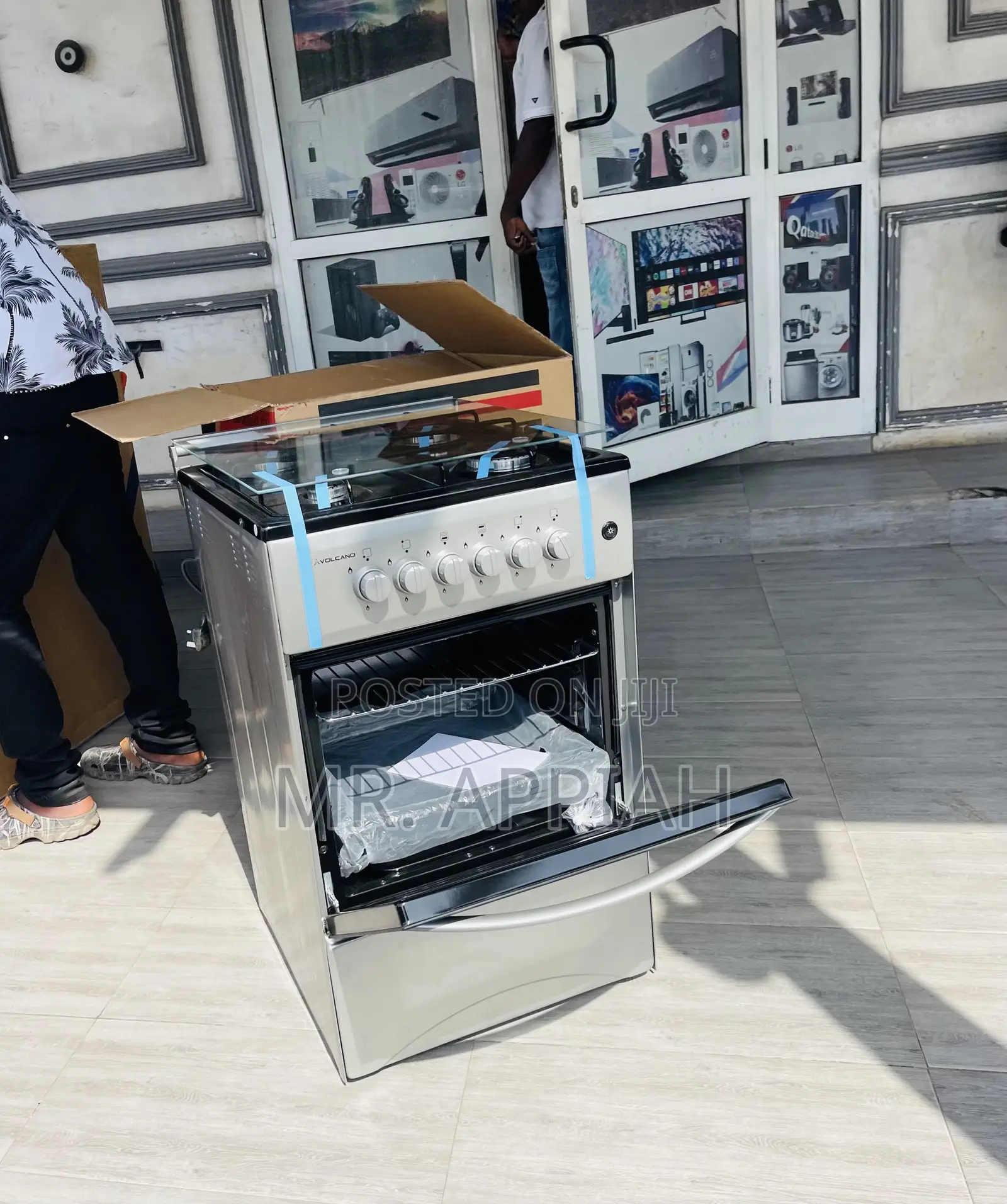 Efficient Volcano 50x50 Gas Oven 4 Burner With Grill.