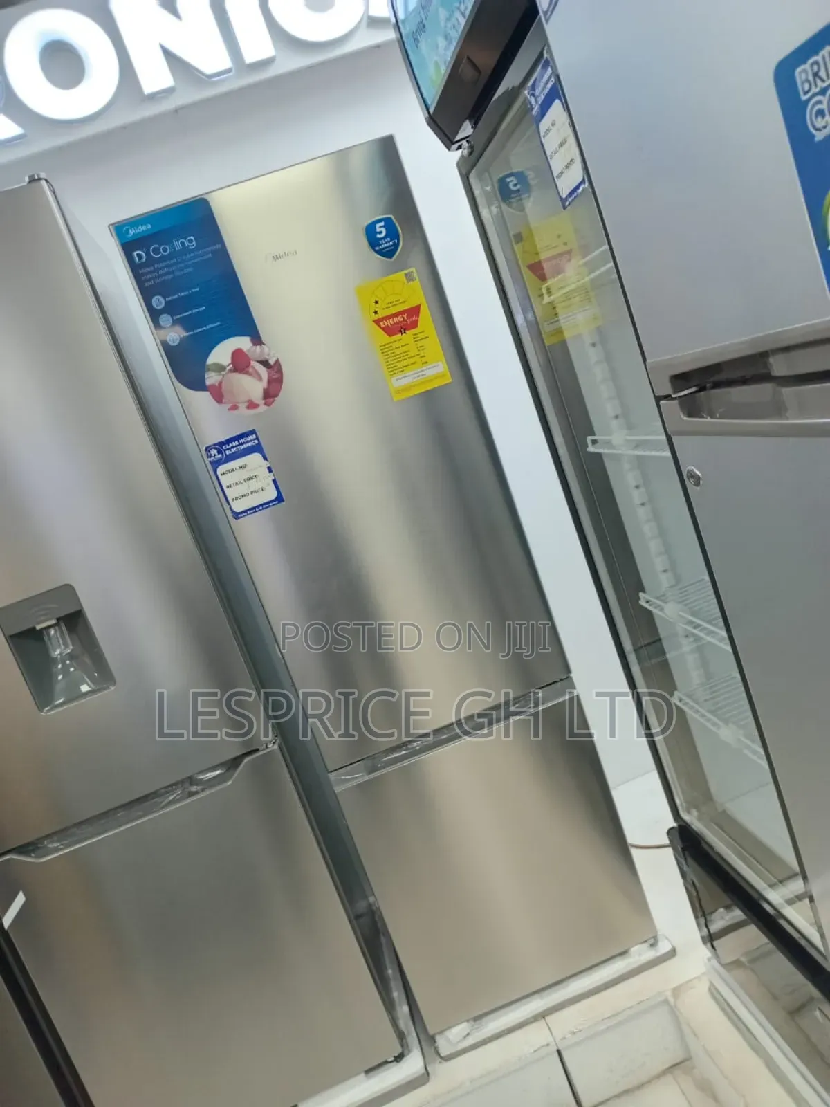 Midea 262L Refrigerator - Fresh Food Storage!