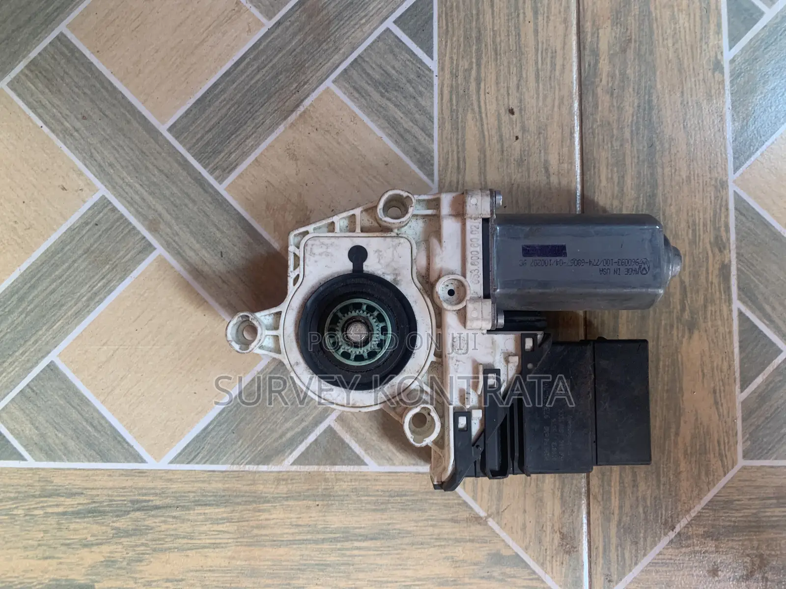 VW Rear Motor and Catcher for Door.