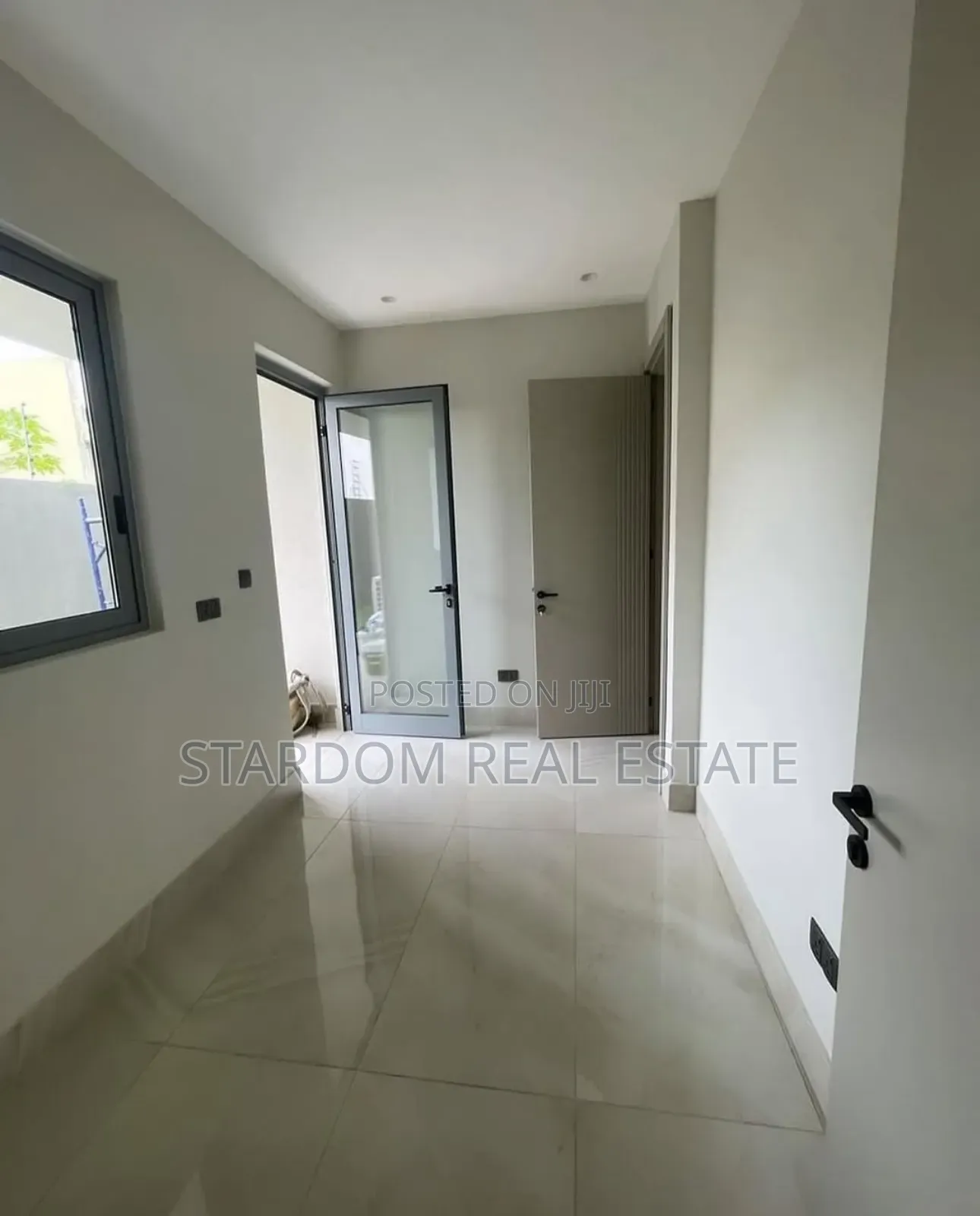 4bdrm Duplex in Lagos Avenue, East Legon for sale