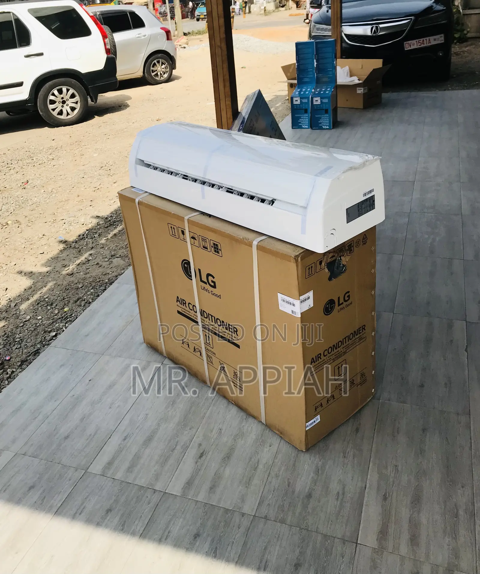 Quality LG 2.0hp Air Conditioner With Quiet Operation .