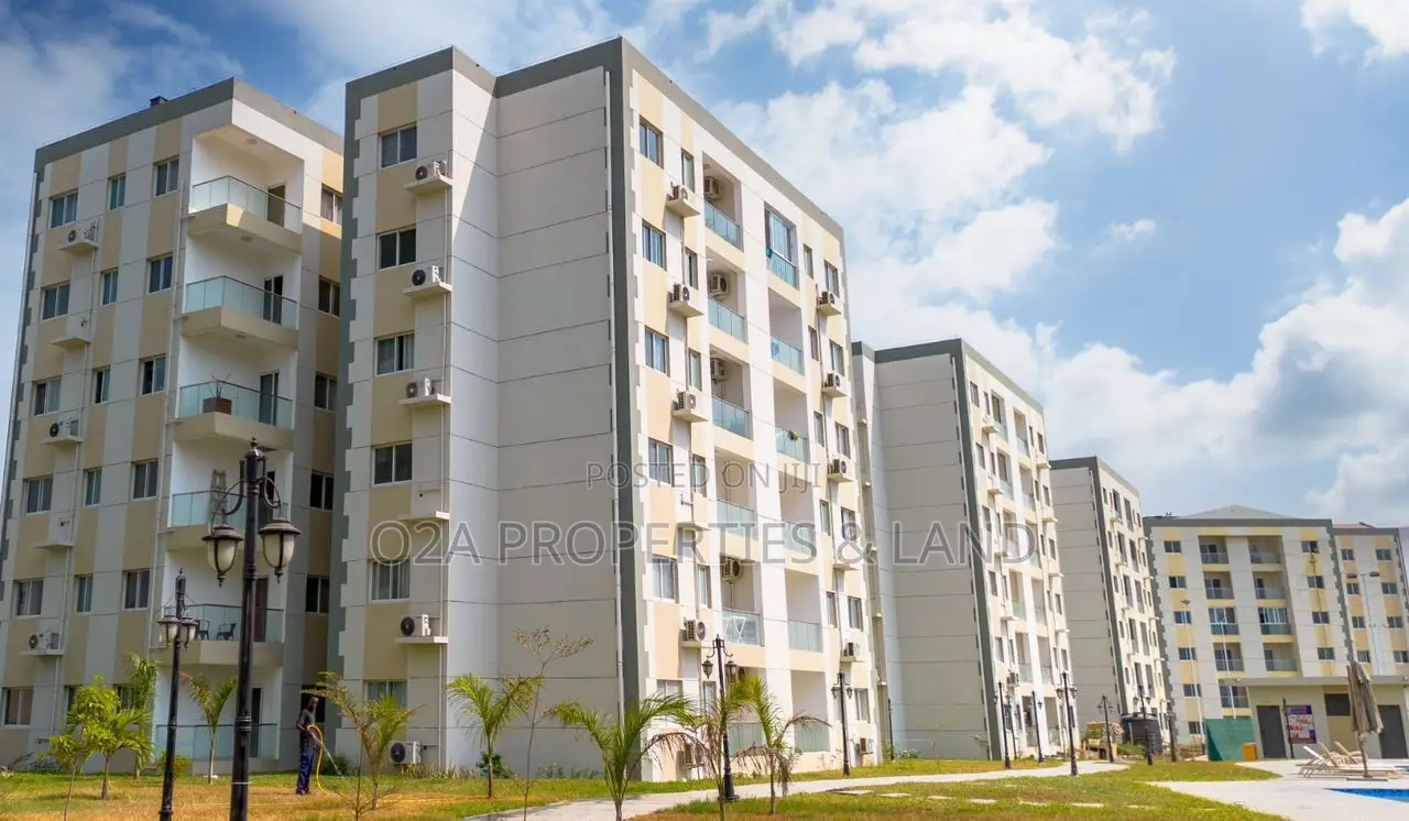 2bdrm Apartment in Sakumono, Community for sale