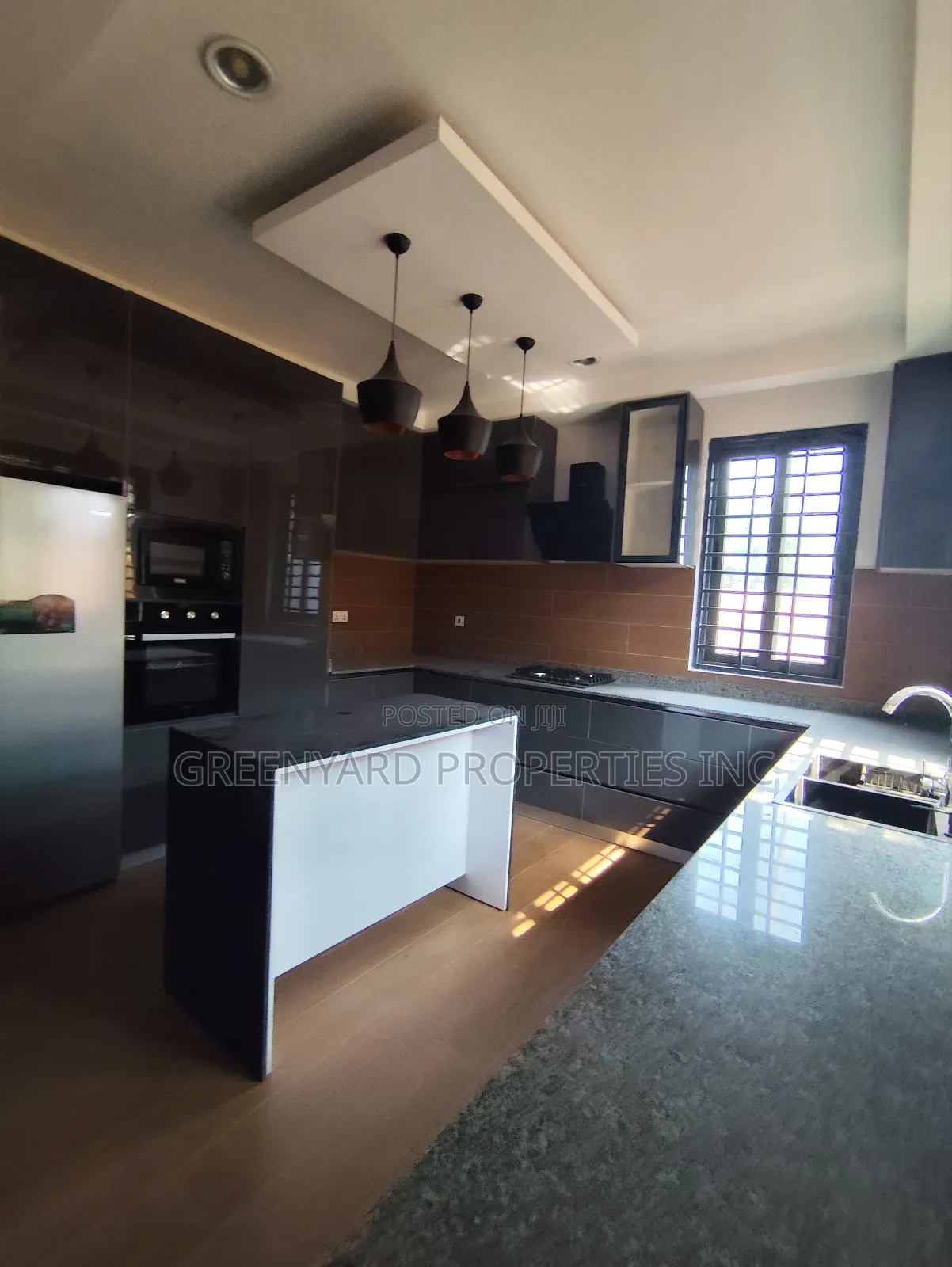 3bdrm Duplex in School Junction, Ashaley Botwe for sale
