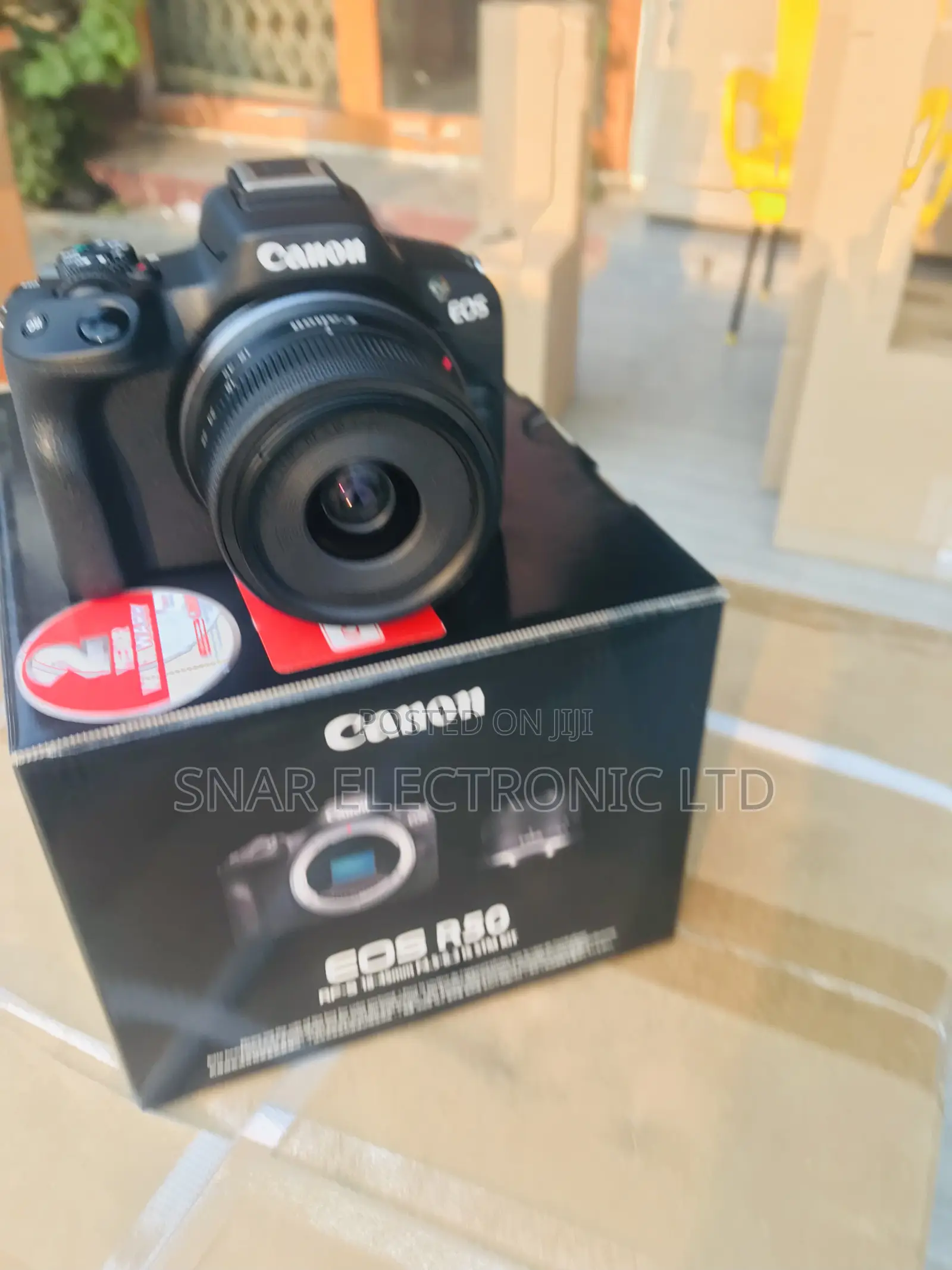 Bestselling Canon EOS R50 Mirrorless Camera Rf-S18-45mm