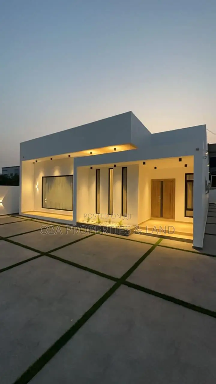 3bdrm House in Ashaley Botwe, for sale