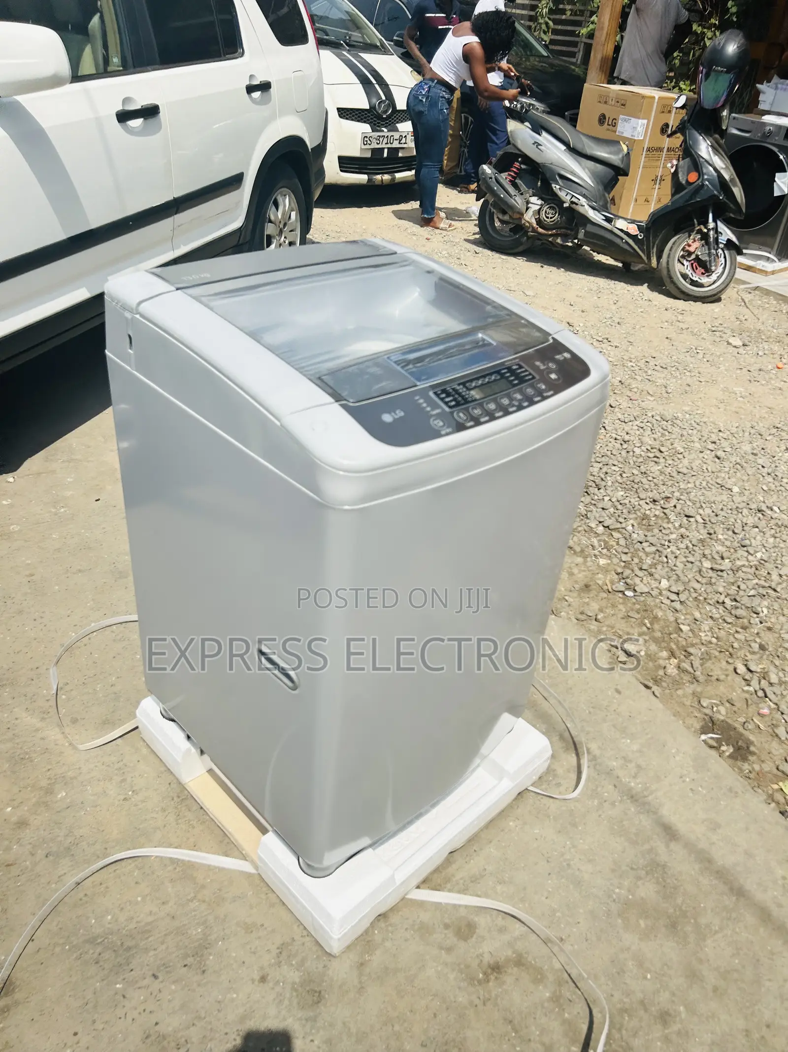 Spin and Shine LG Full Auto WM 13kg Topload Washing Machine