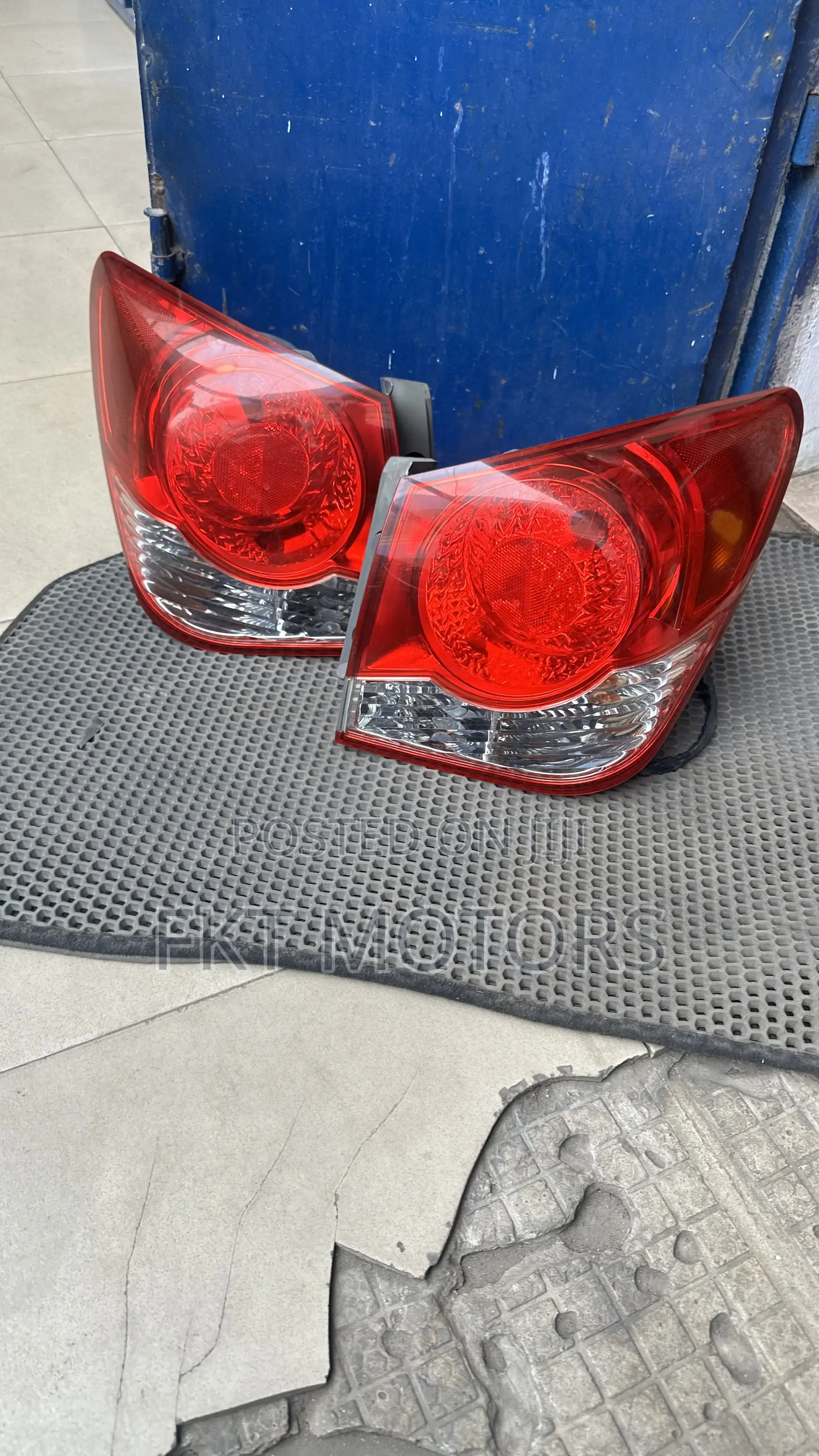 Chevrolet Cruze Taillight Pair 2010,2011,2012,2013,2014,2015