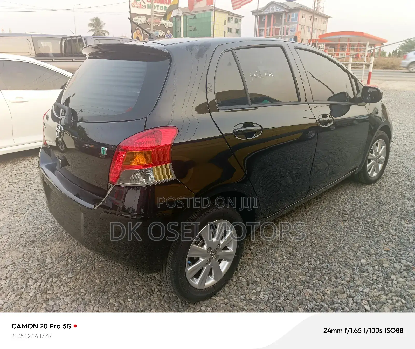 Toyota Yaris Base Hatchback 5dr 2011 Black