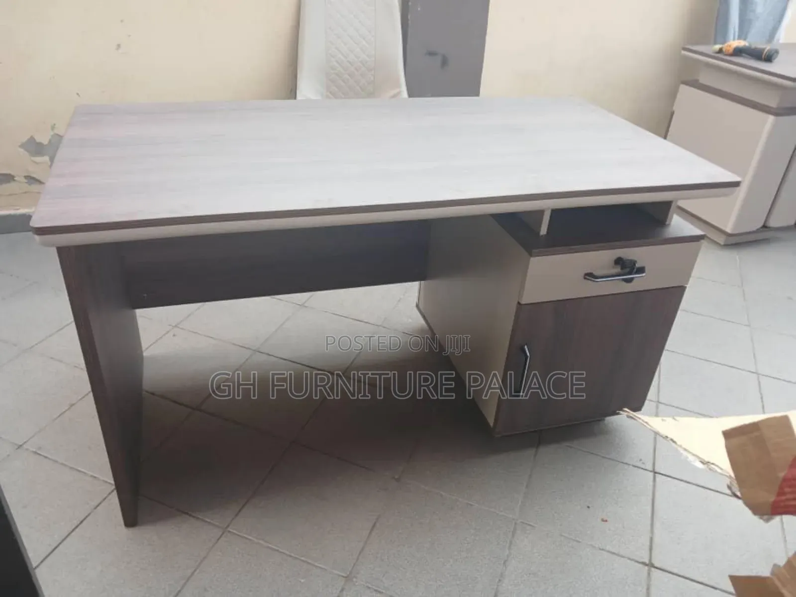 Single Table for Office