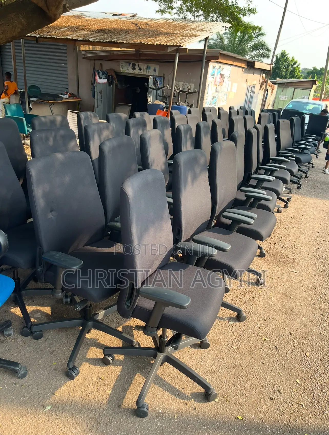 Executive Swivel/ Office Chair