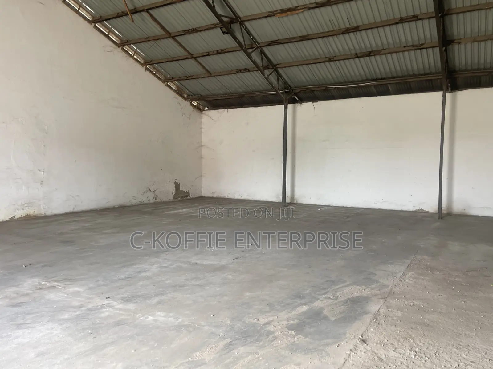 300 SQ Warehouse