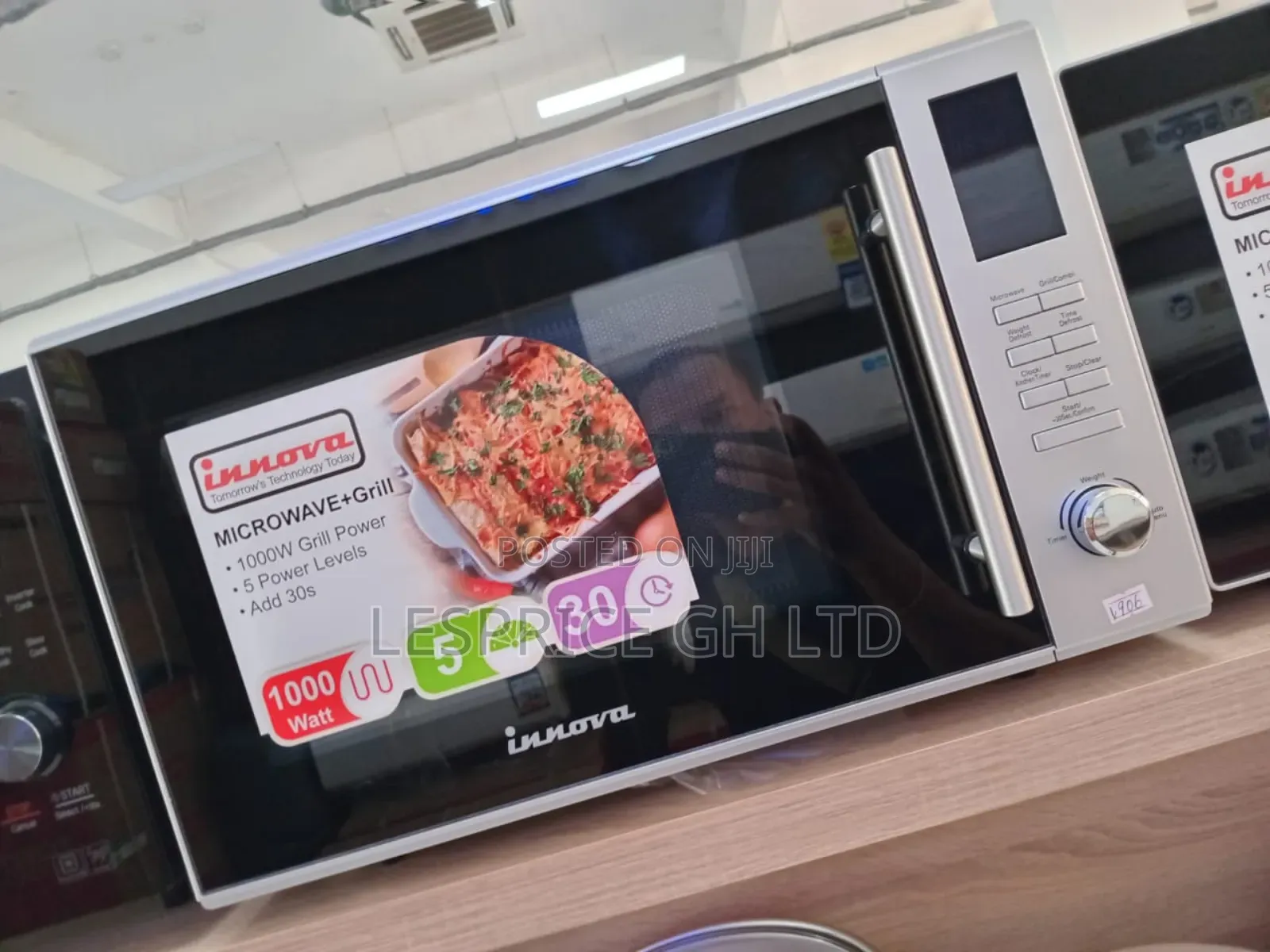 Easy Clean Interior // Innova Microwave 25L 