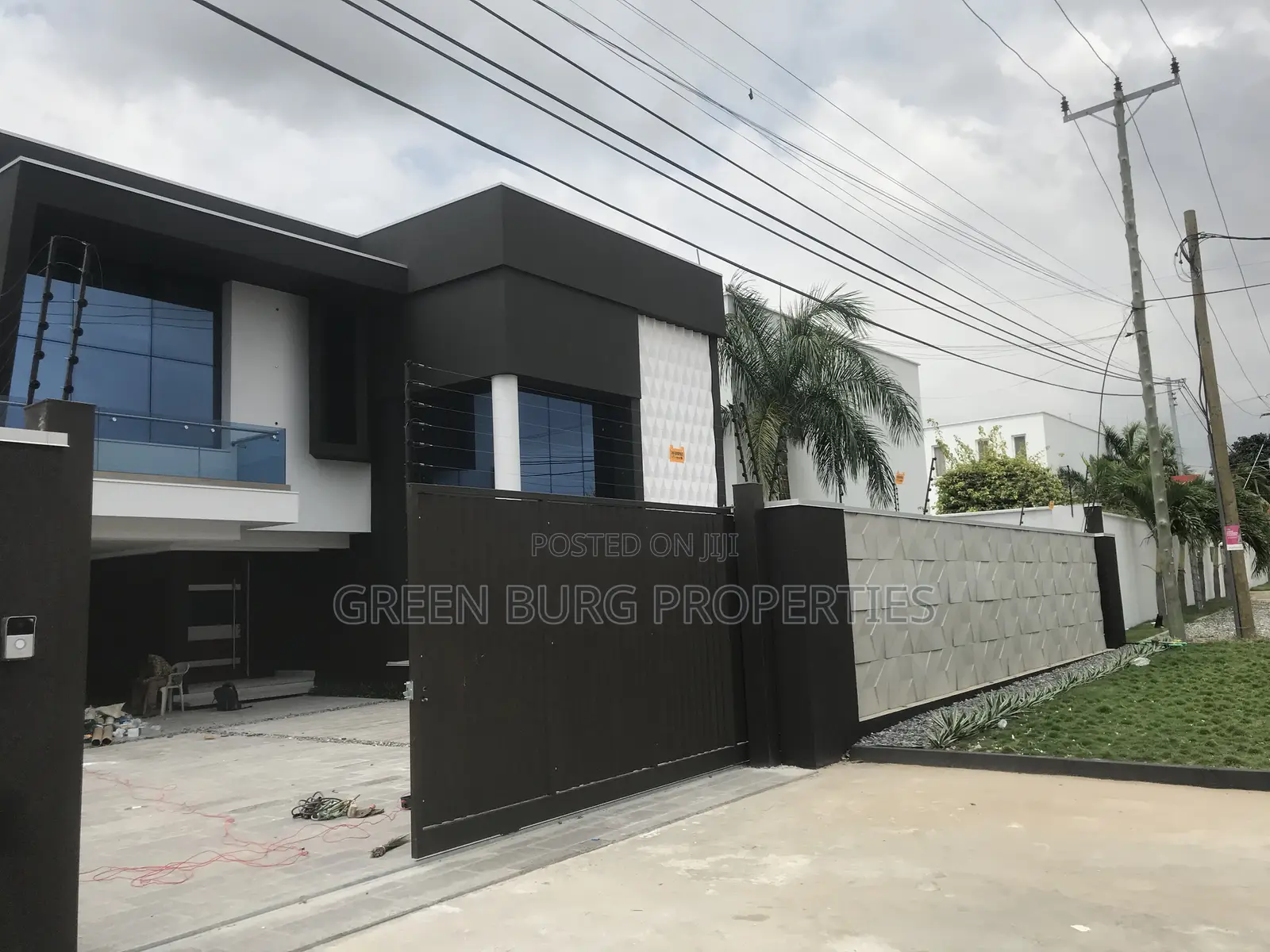 5bdrm House in East Legon for rent
