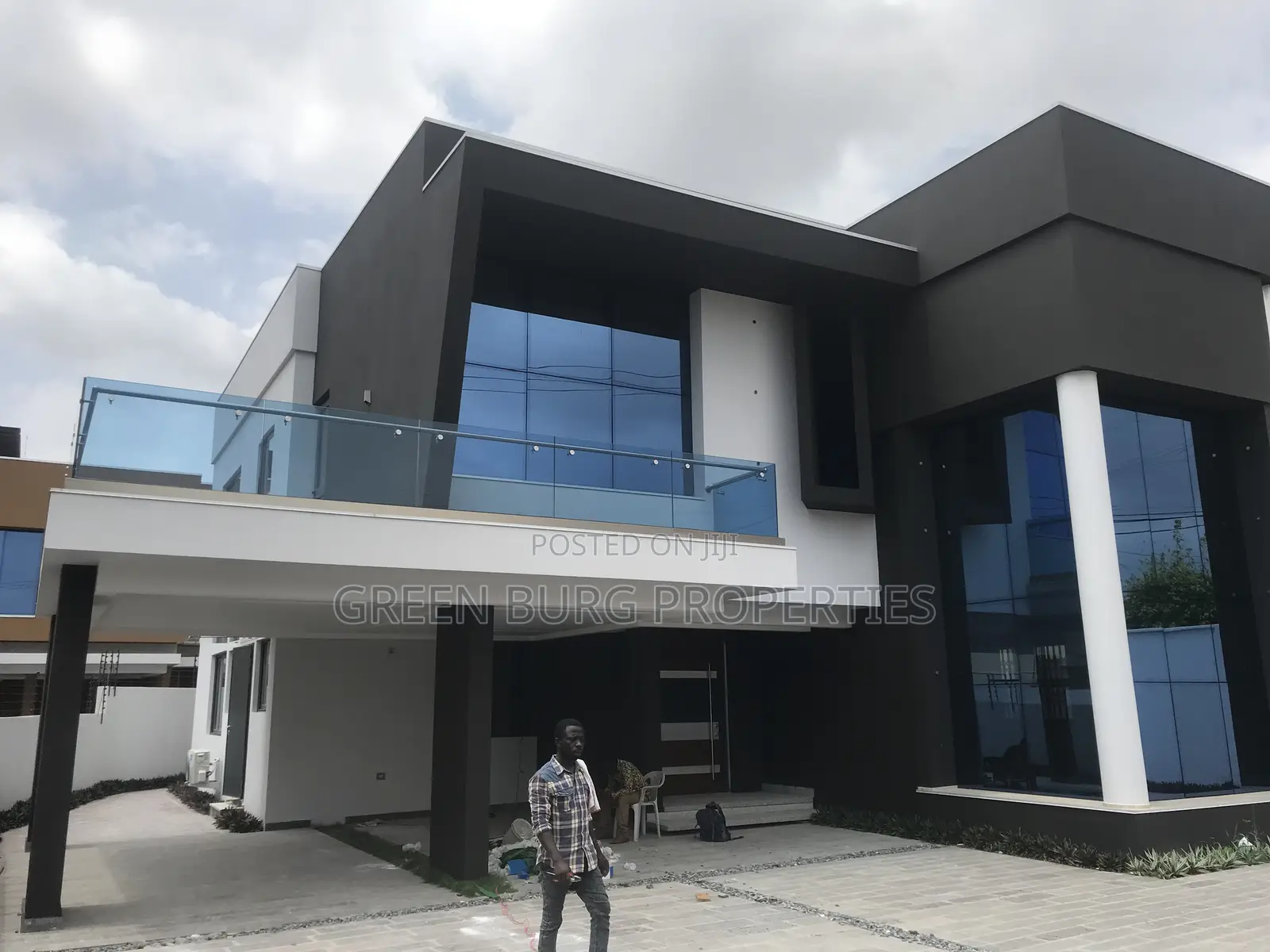 5bdrm House in East Legon for rent