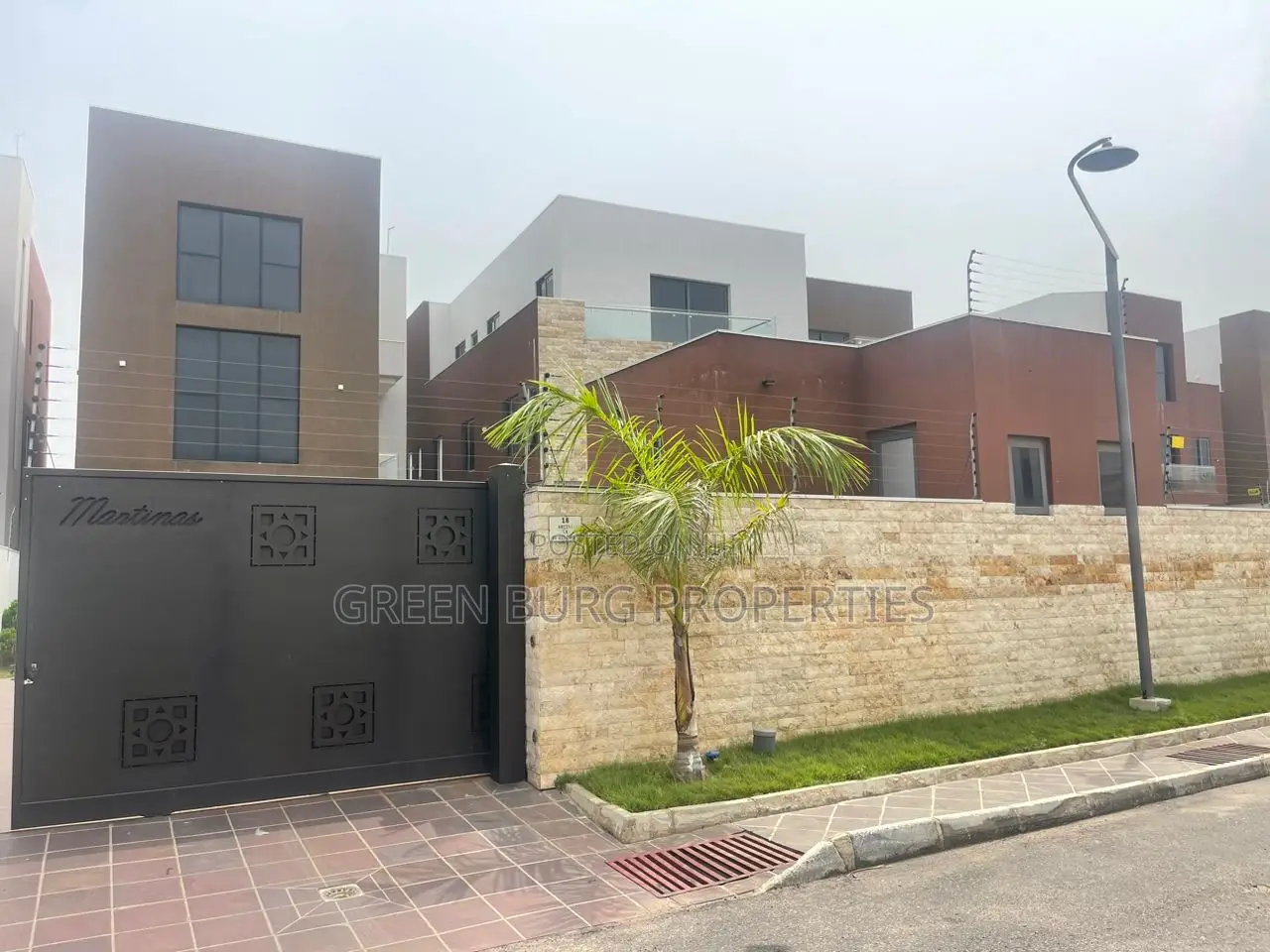 5bdrm House in East Legon for rent