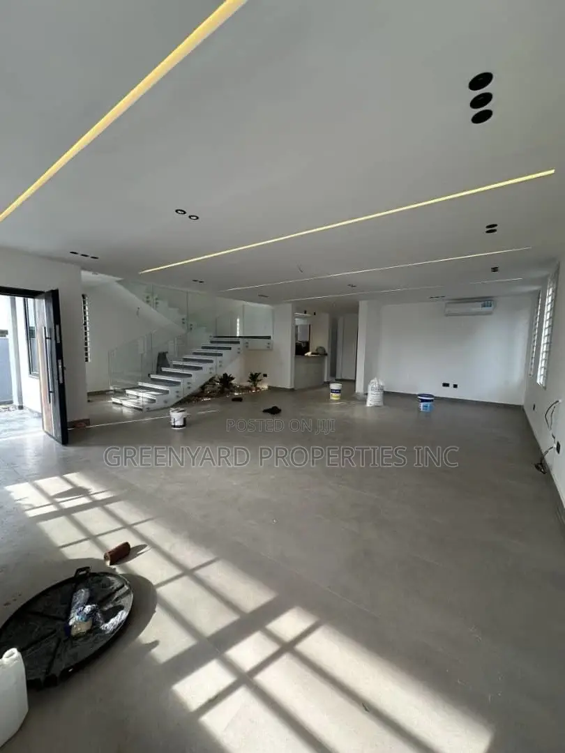 4bdrm Duplex in Lakeside, Ashaley Botwe for sale