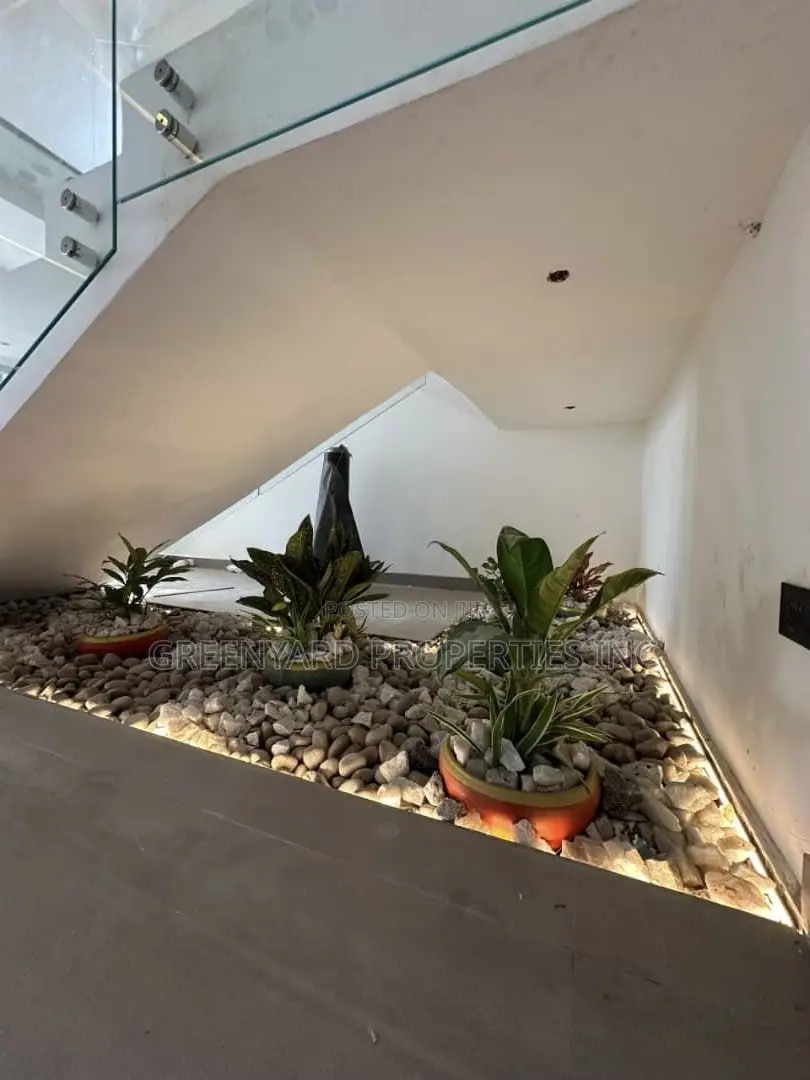 4bdrm Duplex in Lakeside, Ashaley Botwe for sale