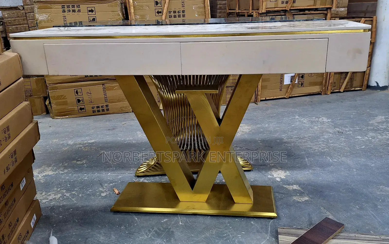 Console Table ()