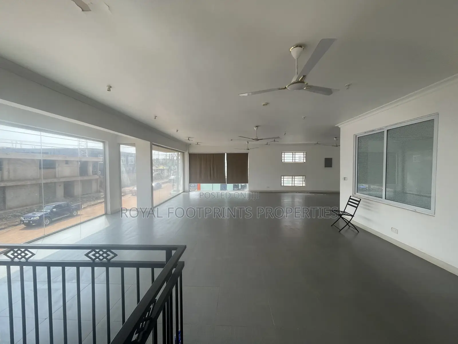 A Very Big Shop/Office Space Up for Rent
