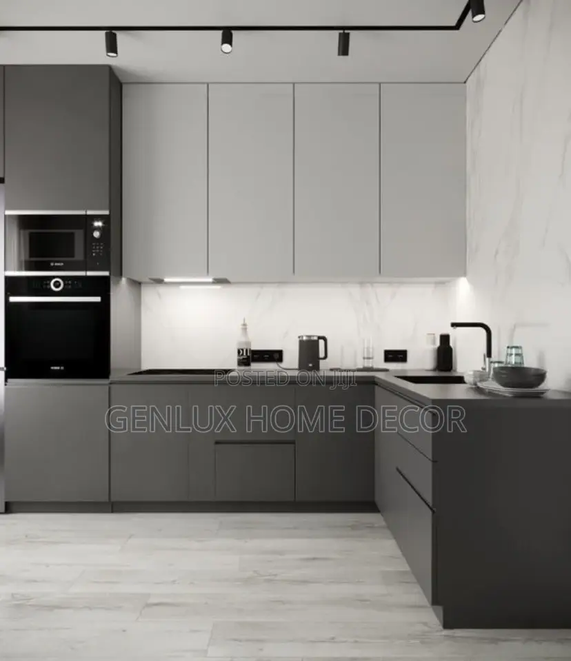 Handleless Kitchen Cabinets for a Sleek Look