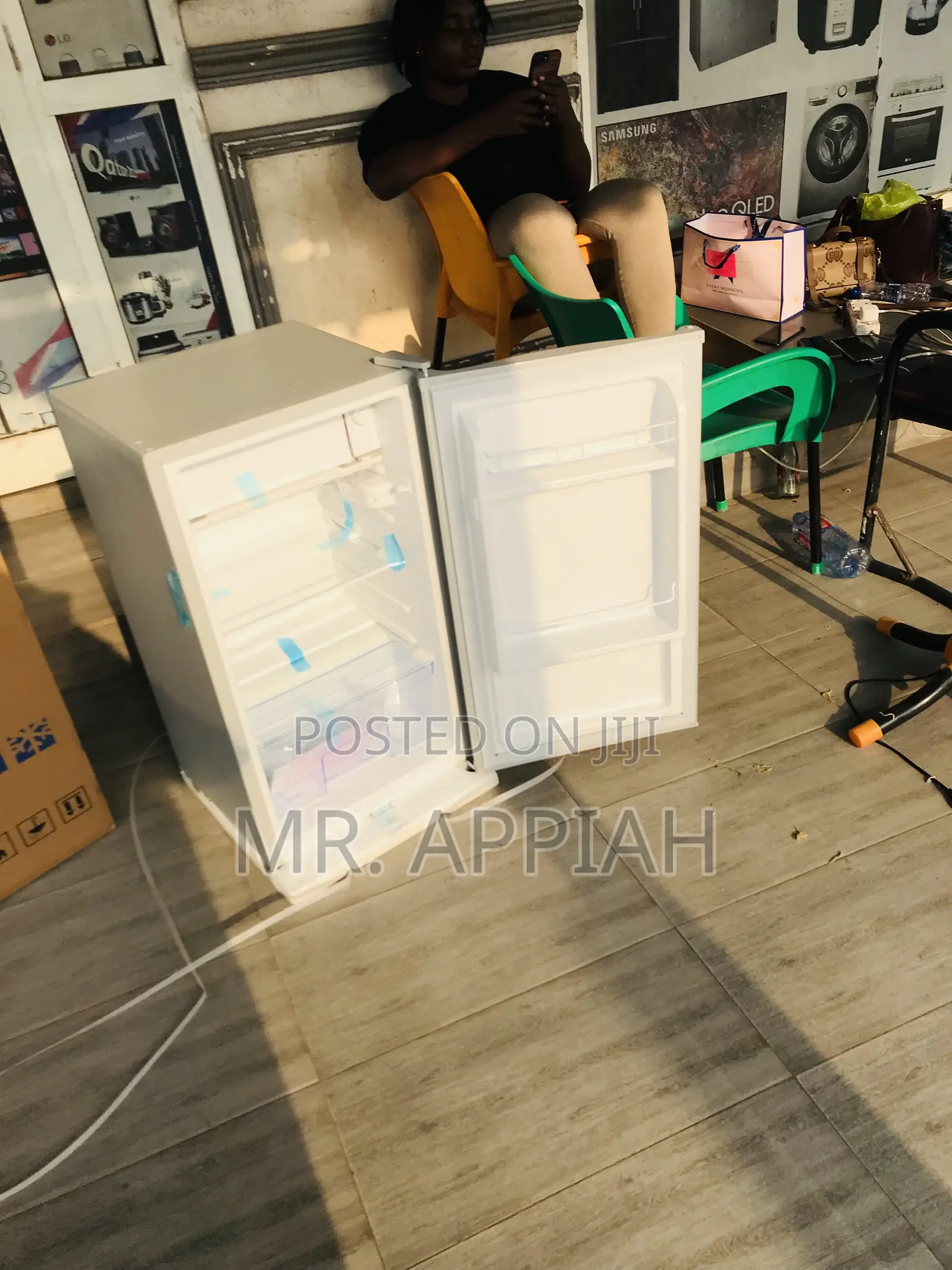 Upgrade Your Kitchen Single Door Table Top Fridge(Silver).